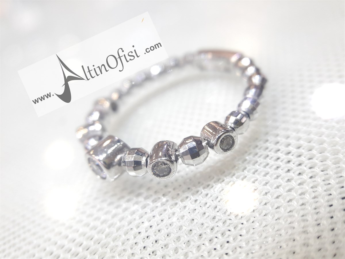 Dorika toplu Tektaşlı Yüzük Beyaz 14 Ayar Altın