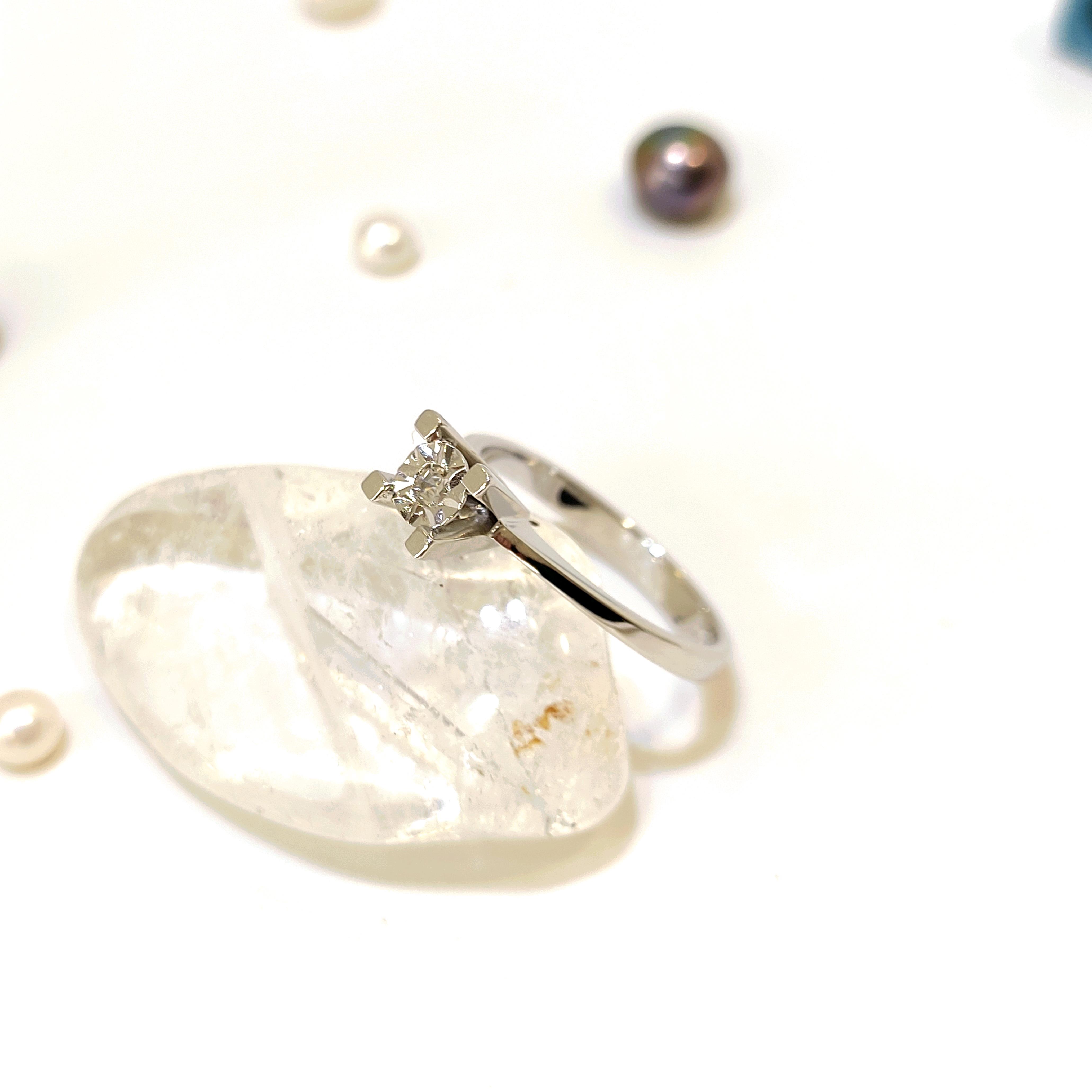 Efekli Pırlanta Tek Taş Yüzük 14 Ayar Altın HD VİDEOLU