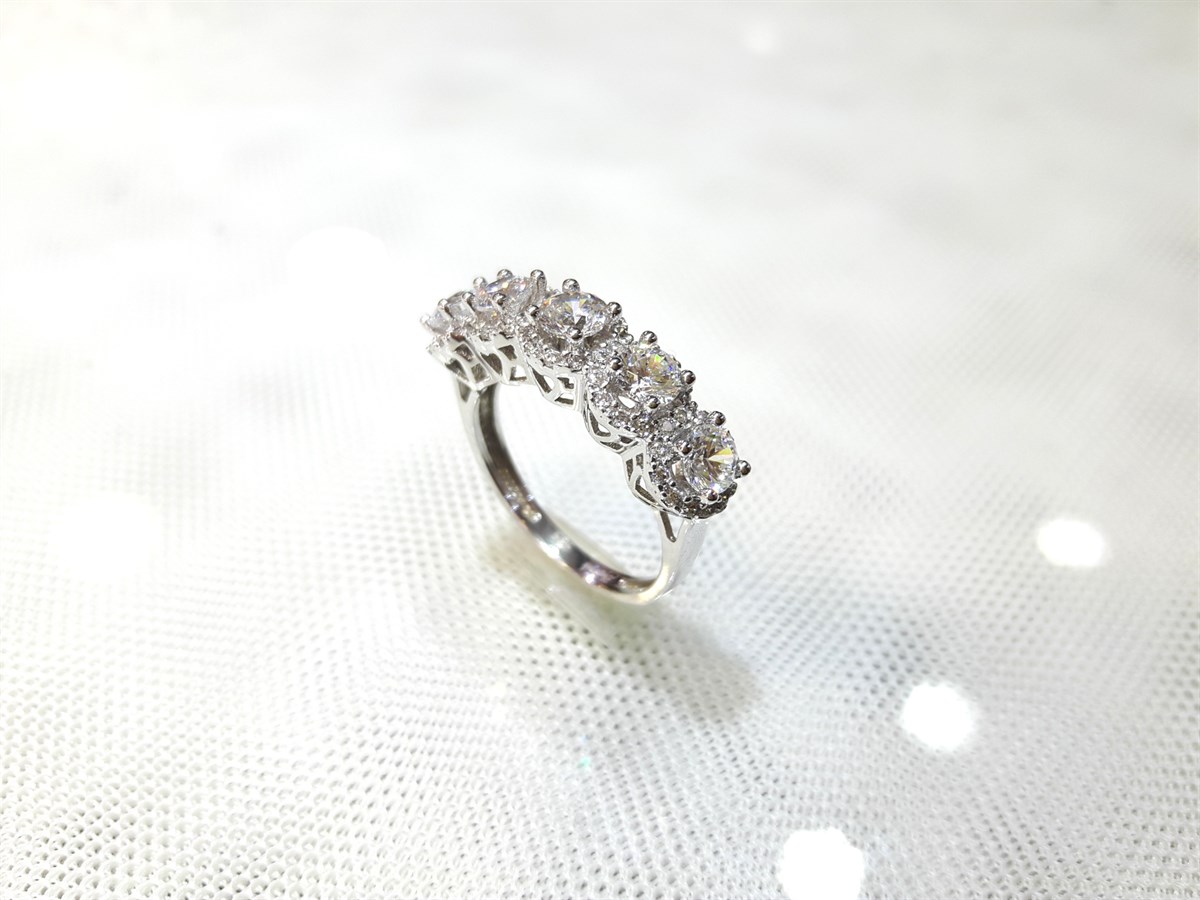 Kenarı Taşlı Beştaş Yüzük 14 Ayar Altın