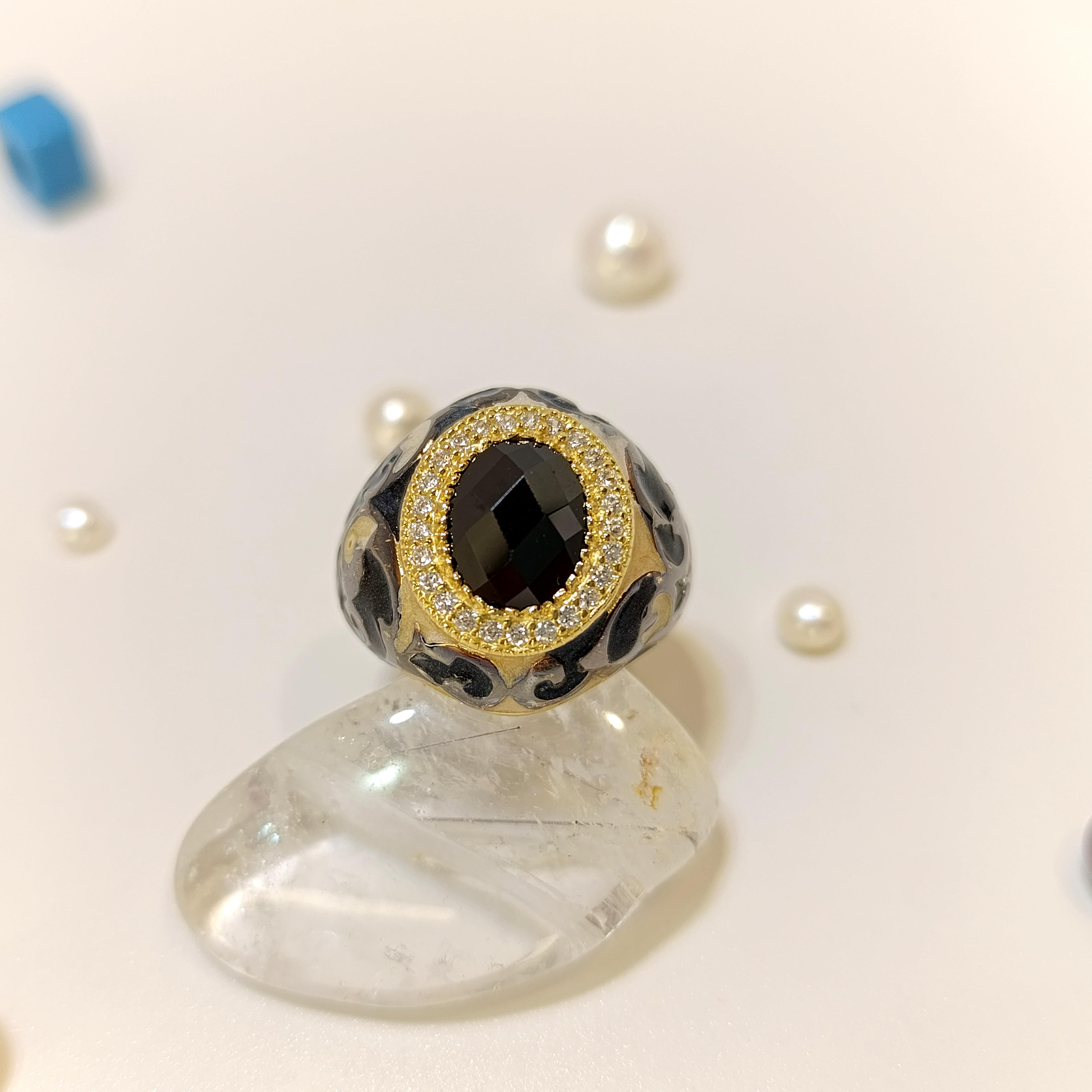 Siyah Taşlı Mineli Yüzük 14 Ayar Altın HD VİDEOLU