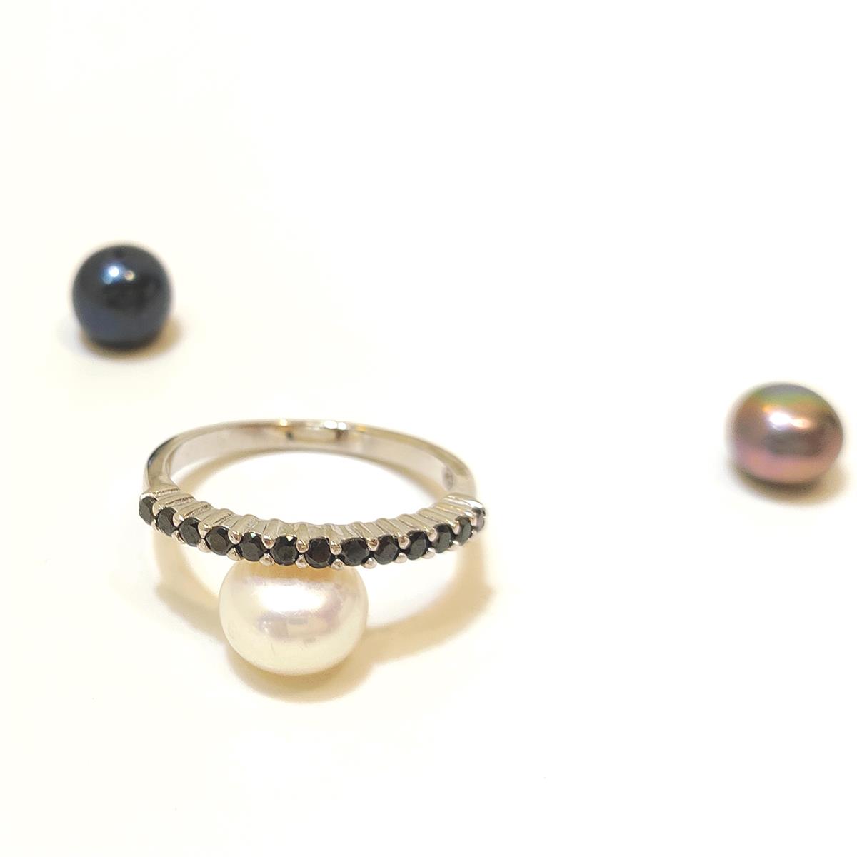 Siyah Taşlı Su Yolu Yüzük 14 Ayar Altın HD VİDEOLU