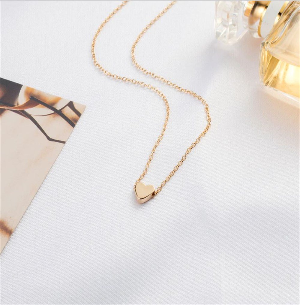 Kalp Model Kadın Kolye