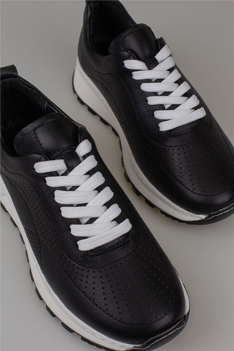 Trend Adımlar Siyah Kadın Hakiki Deri Delikli Sneaker