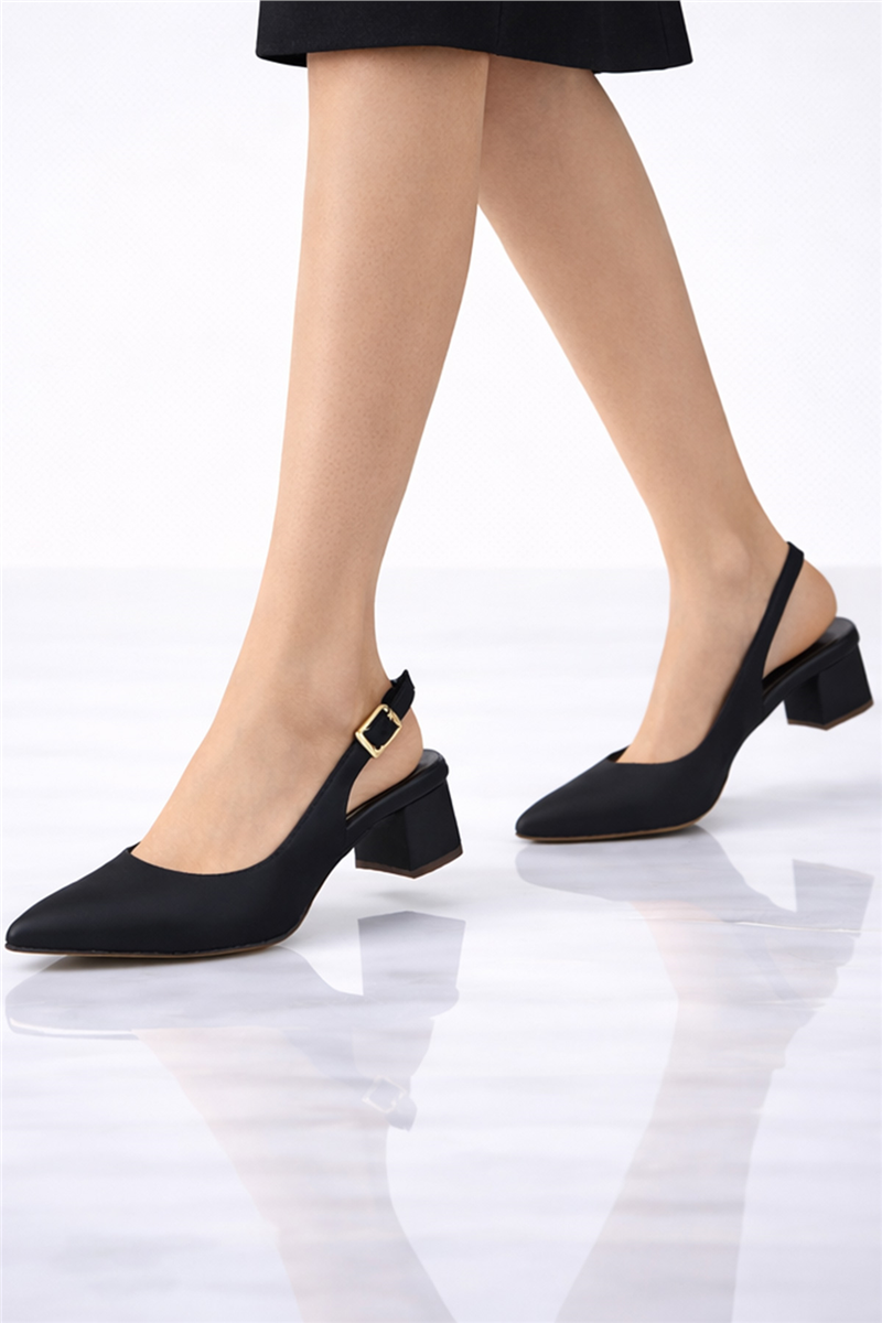 Trend Adımlar Siyah Kadın Slingback Kalın Kısa Topuk Ayakkabı