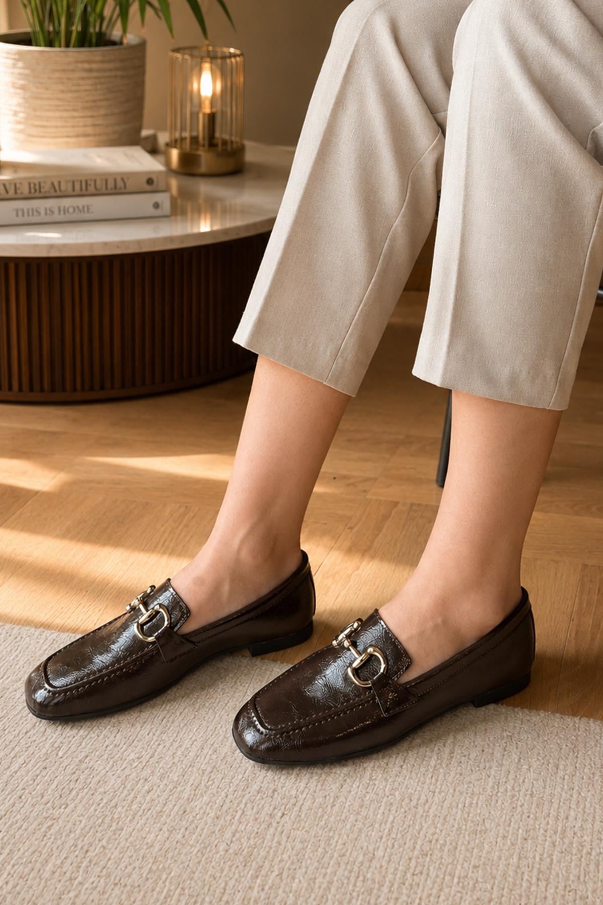 Kadın Loafer Makosen Metal Tokalı Rugan Günlük Ayakkabı
