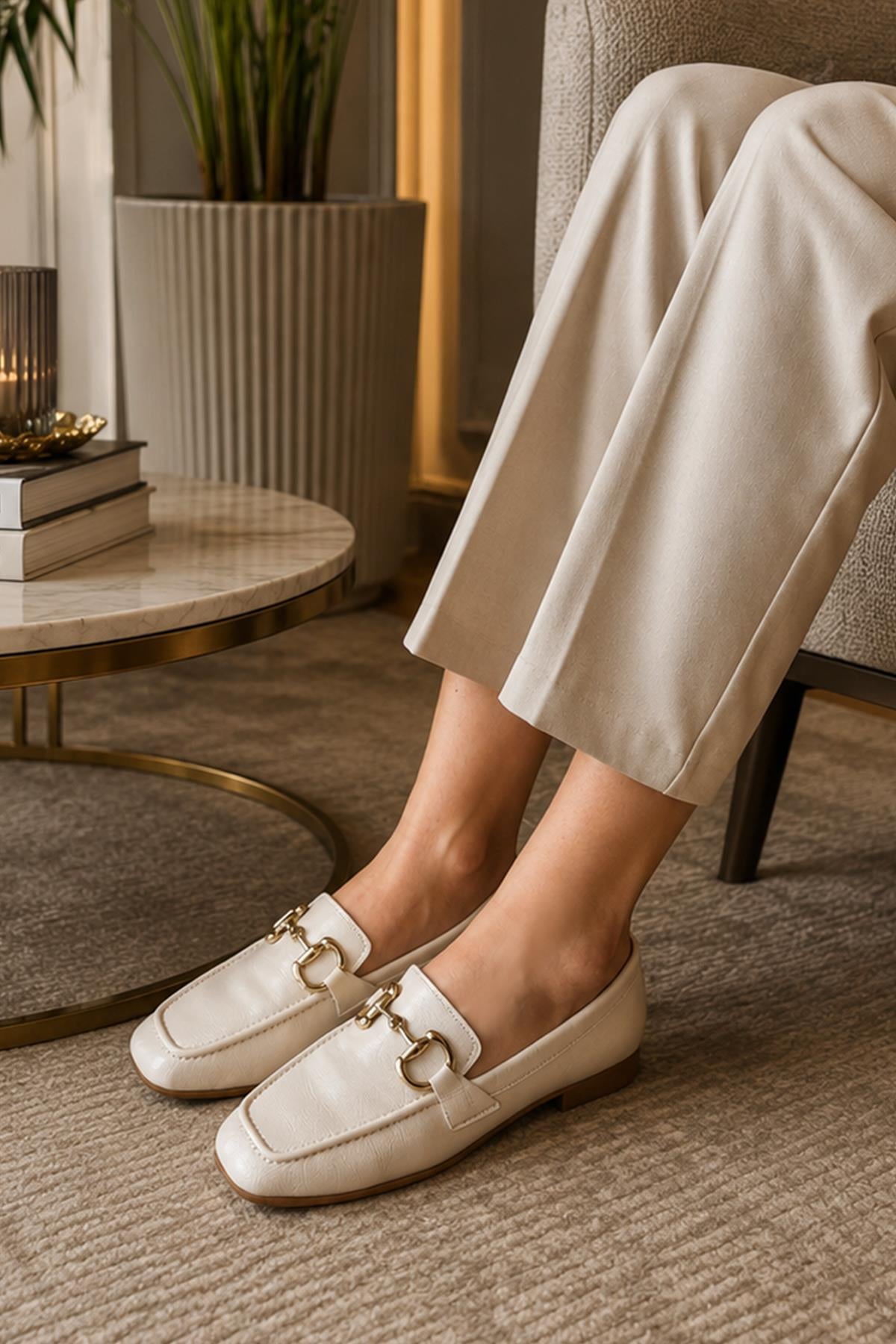 Kadın Loafer Makosen Metal Tokalı Rugan Günlük Ayakkabı