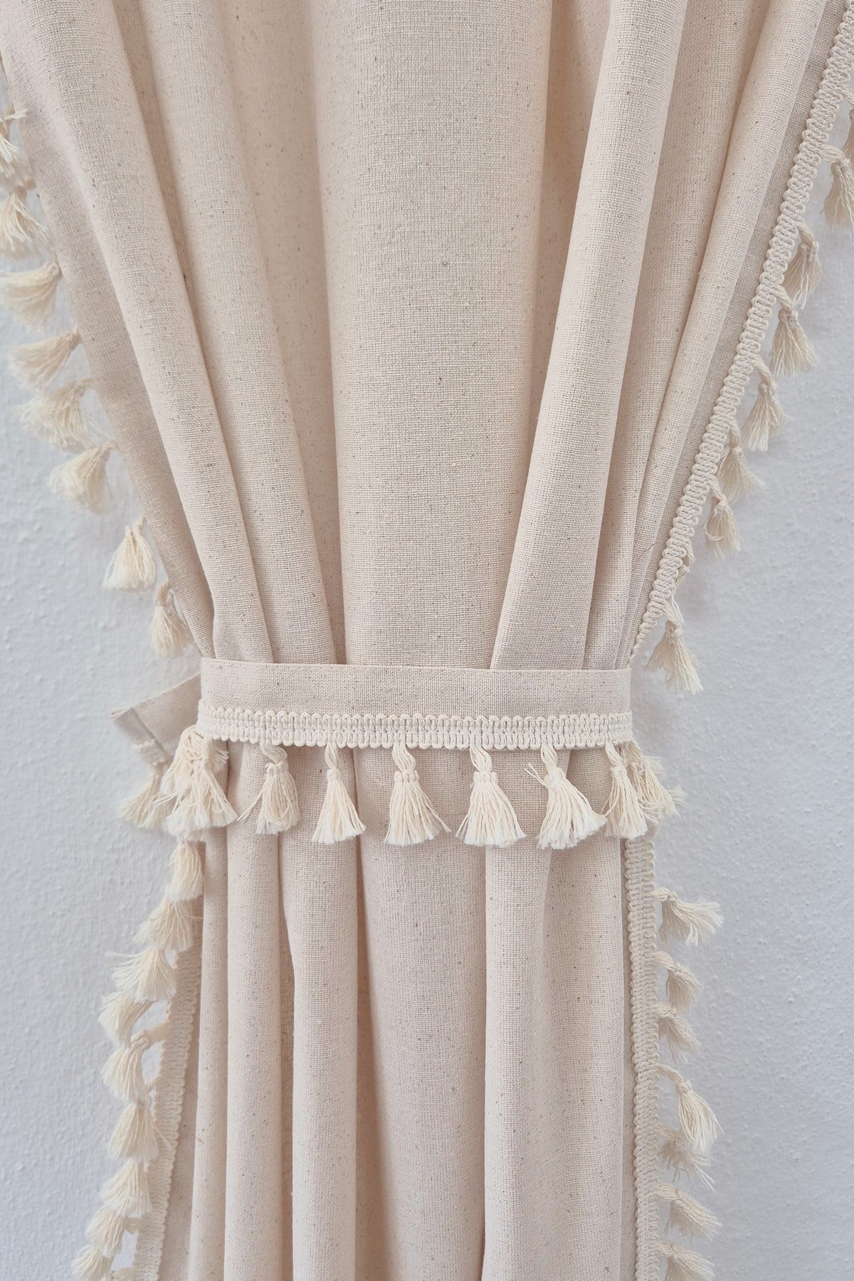 Cozy Boho Naturel Püsküllü Fon Perde - Tek Kanat, rustik ve Korniş Uyumlu