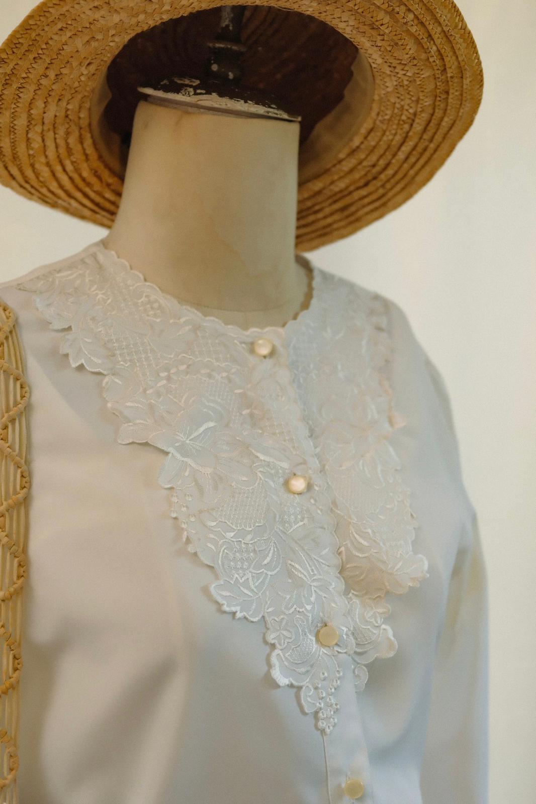 80ler İşlemeli Yaka Gömlek