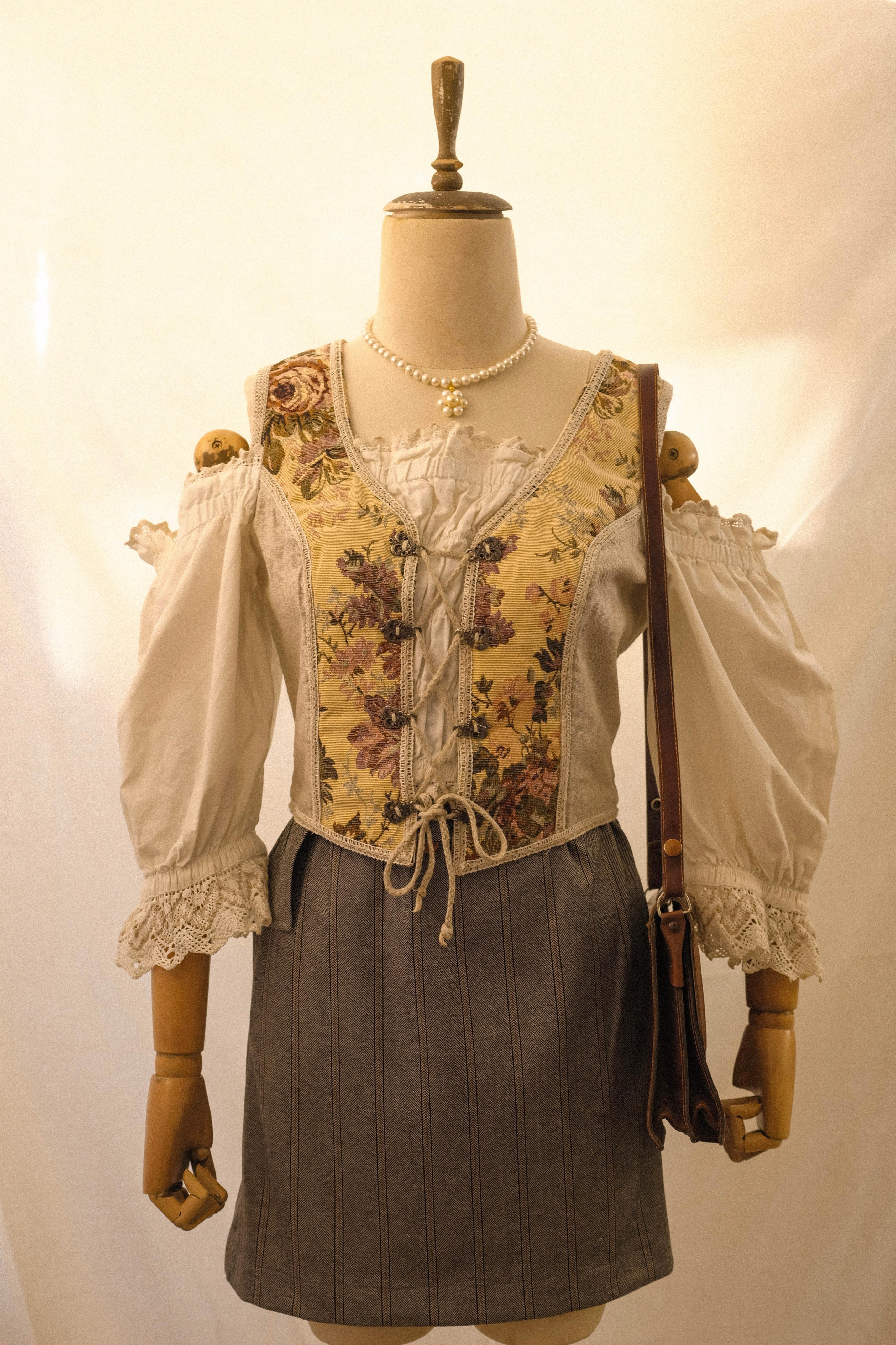 Austrian Bavyera Korse Bluz