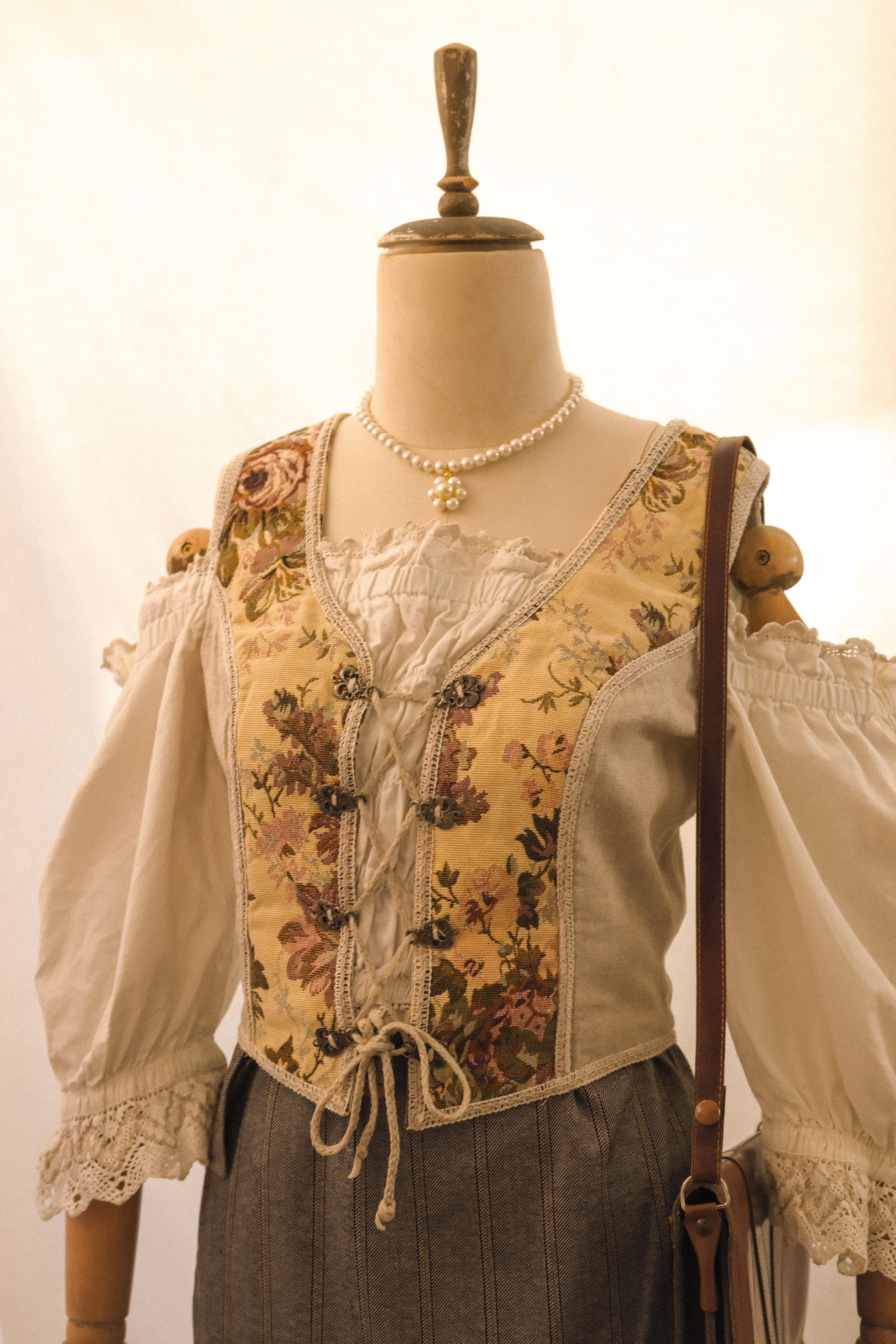 Austrian Bavyera Korse Bluz