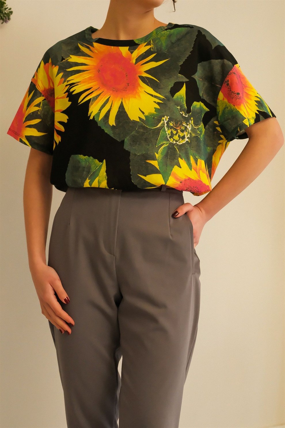 Ayçiçek Desenli T-shirt