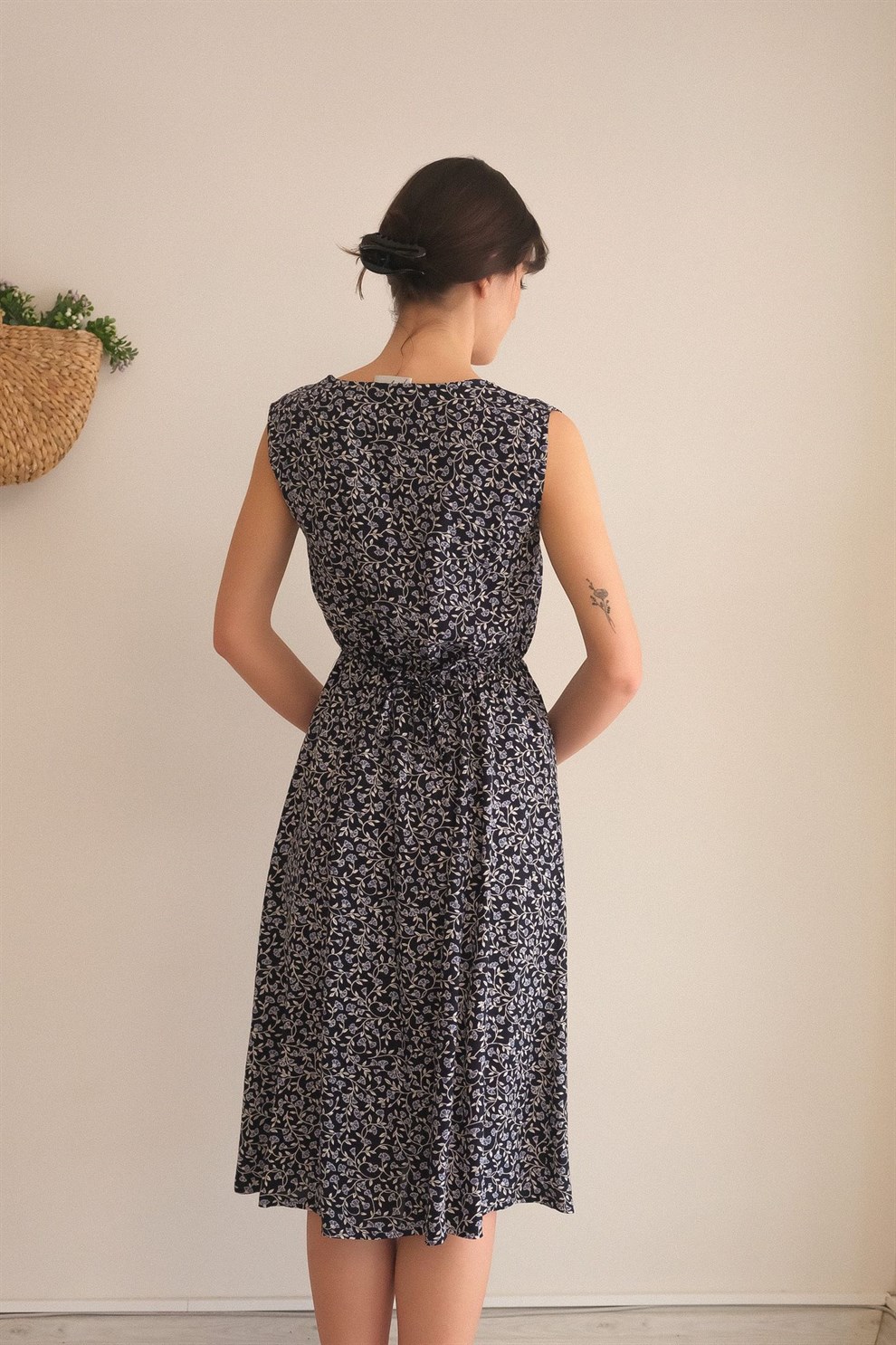 Dantel Detaylı Floral Elbise
