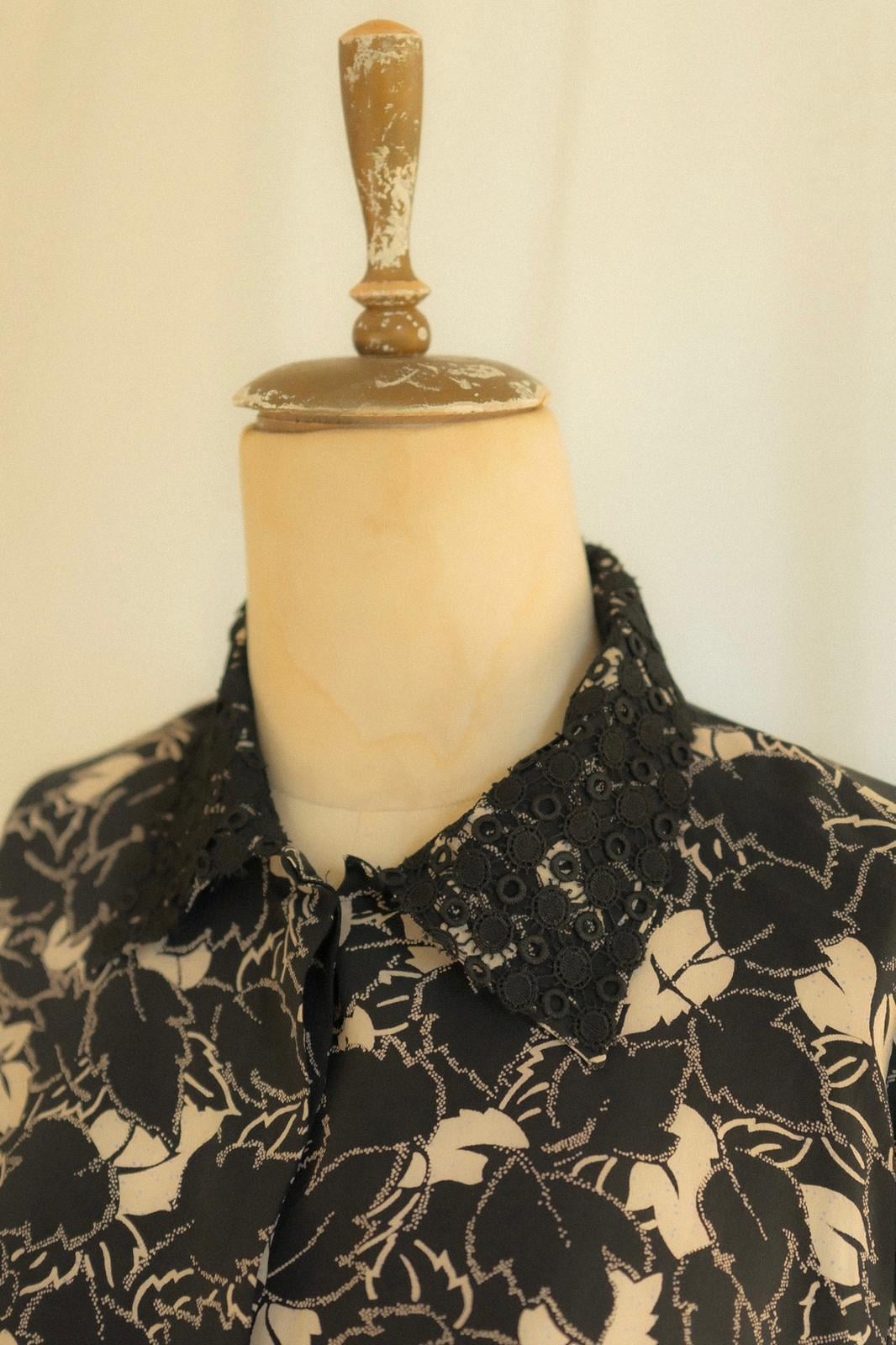 Dantel Detaylı İpek Gömlek