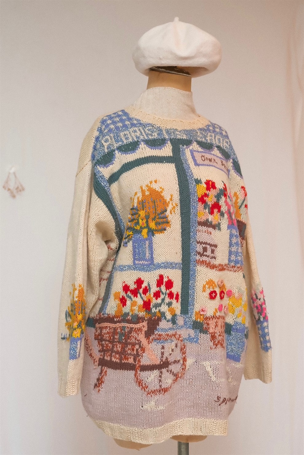 Floral Desen El Örmesi Kazak