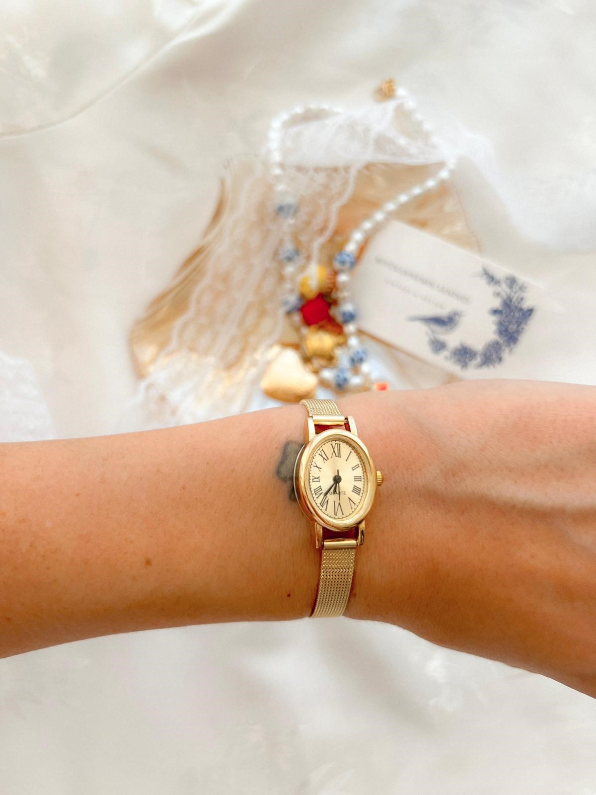 Gold Retro Saat
