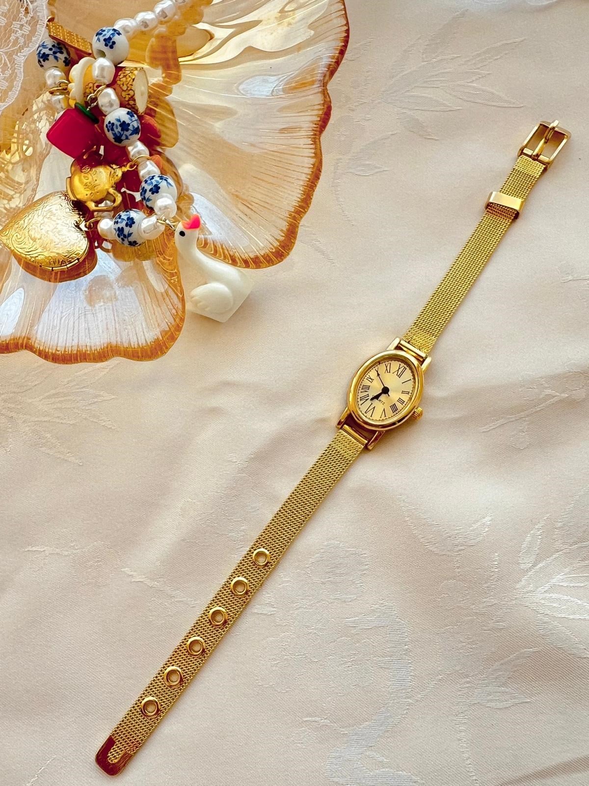 Gold Retro Saat