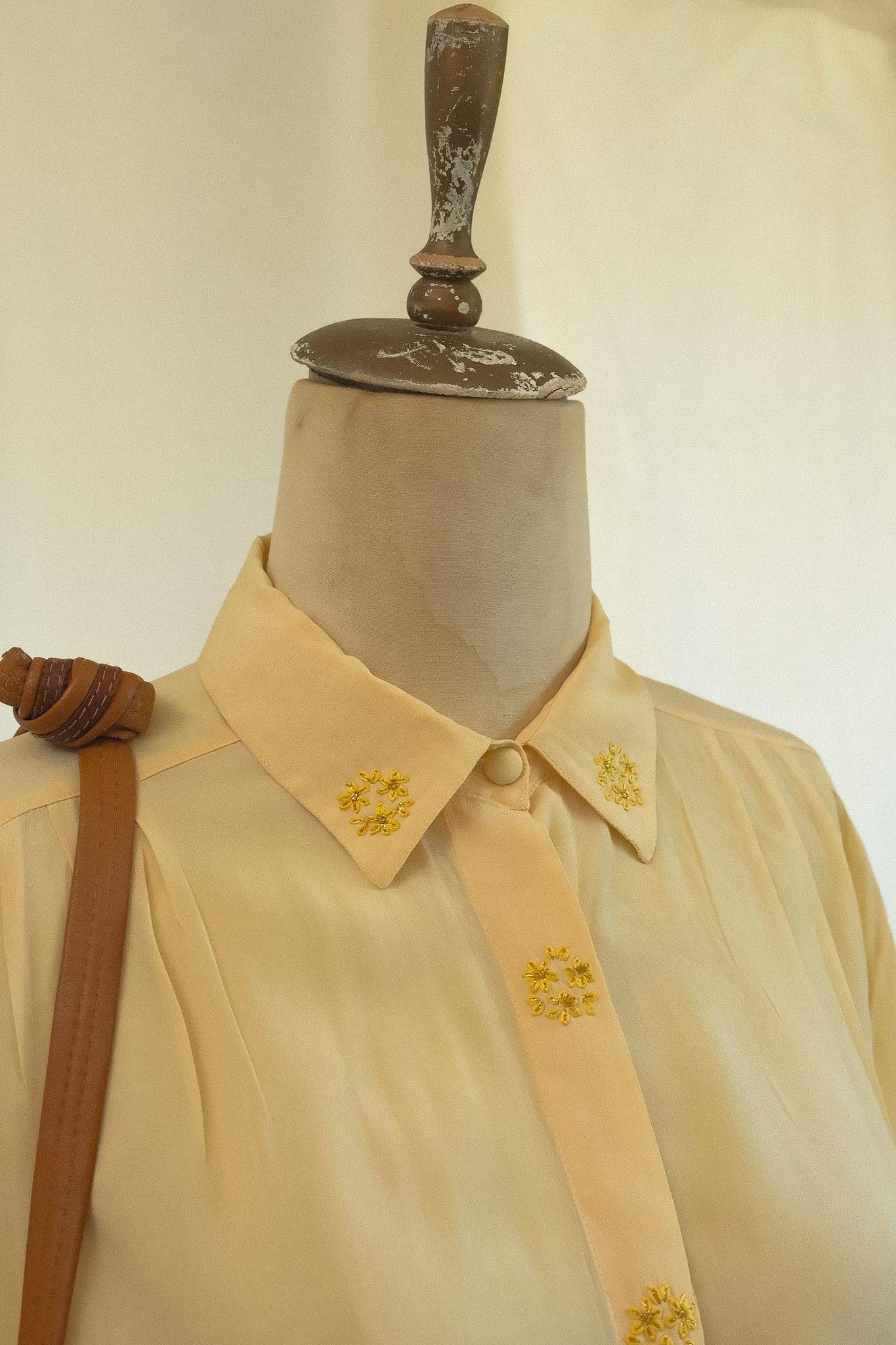 İpek İşlemeli Gömlek