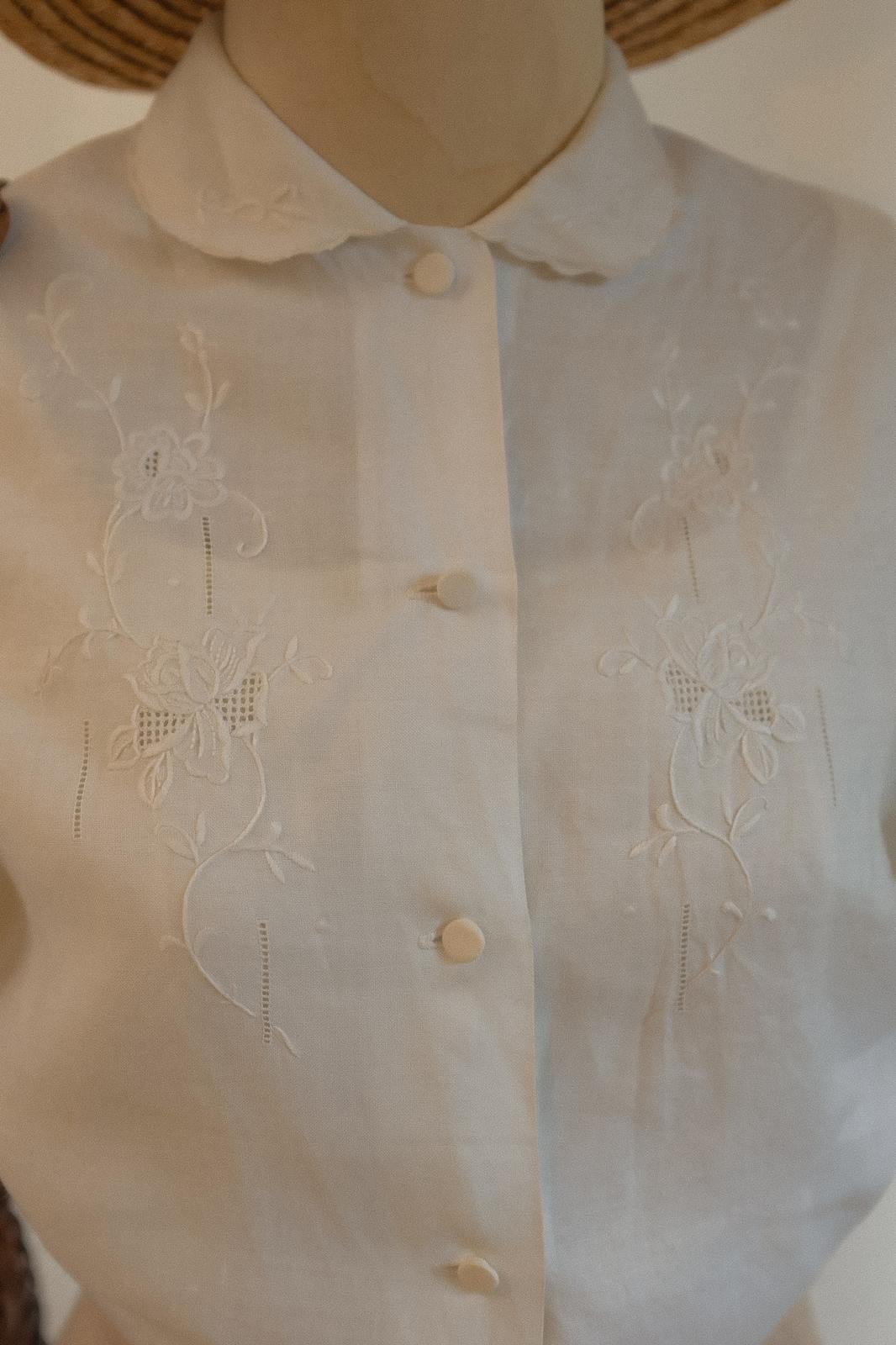 Keten İşlemeli Gömlek
