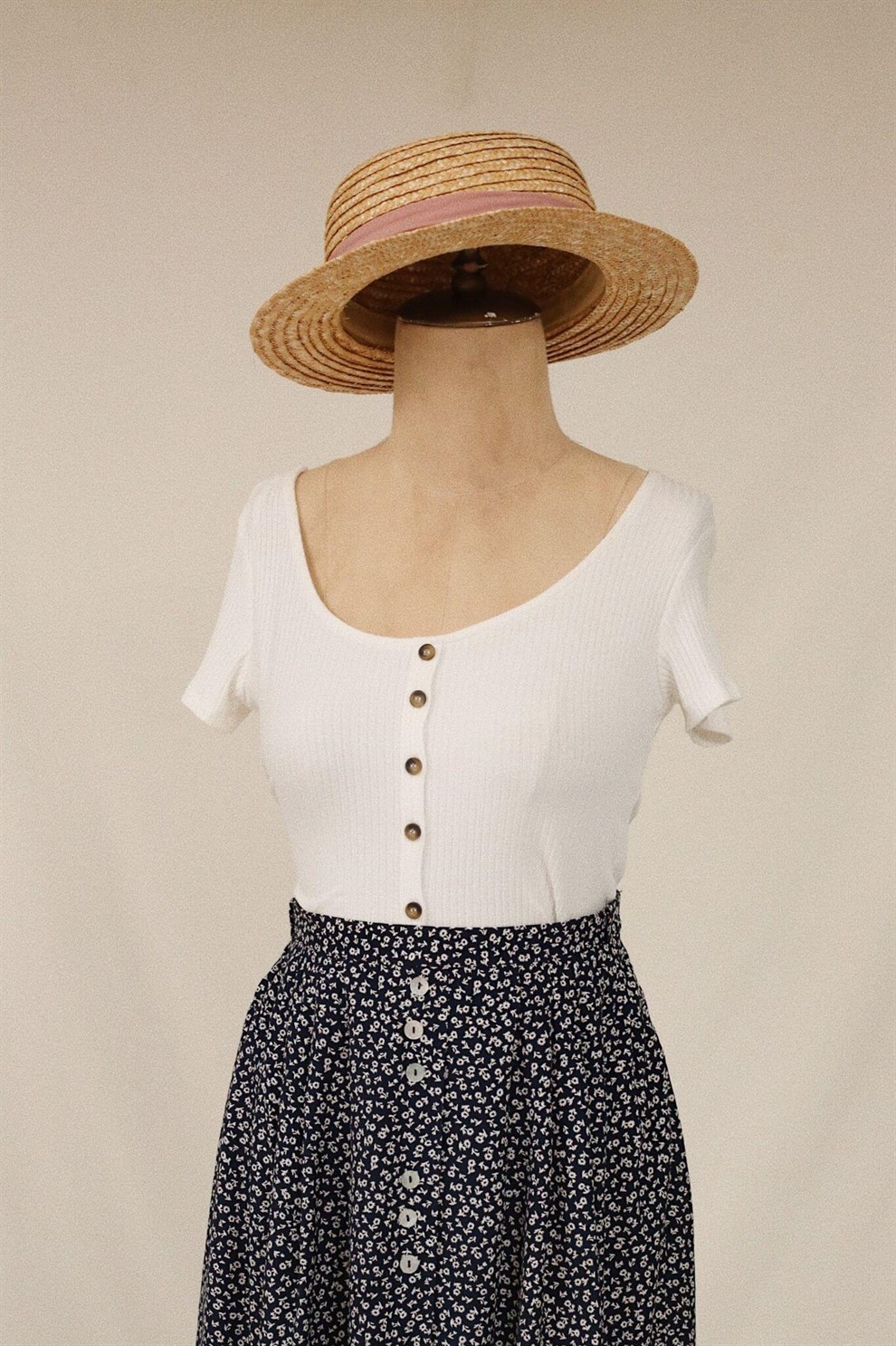 Önü Düğmeli Etek