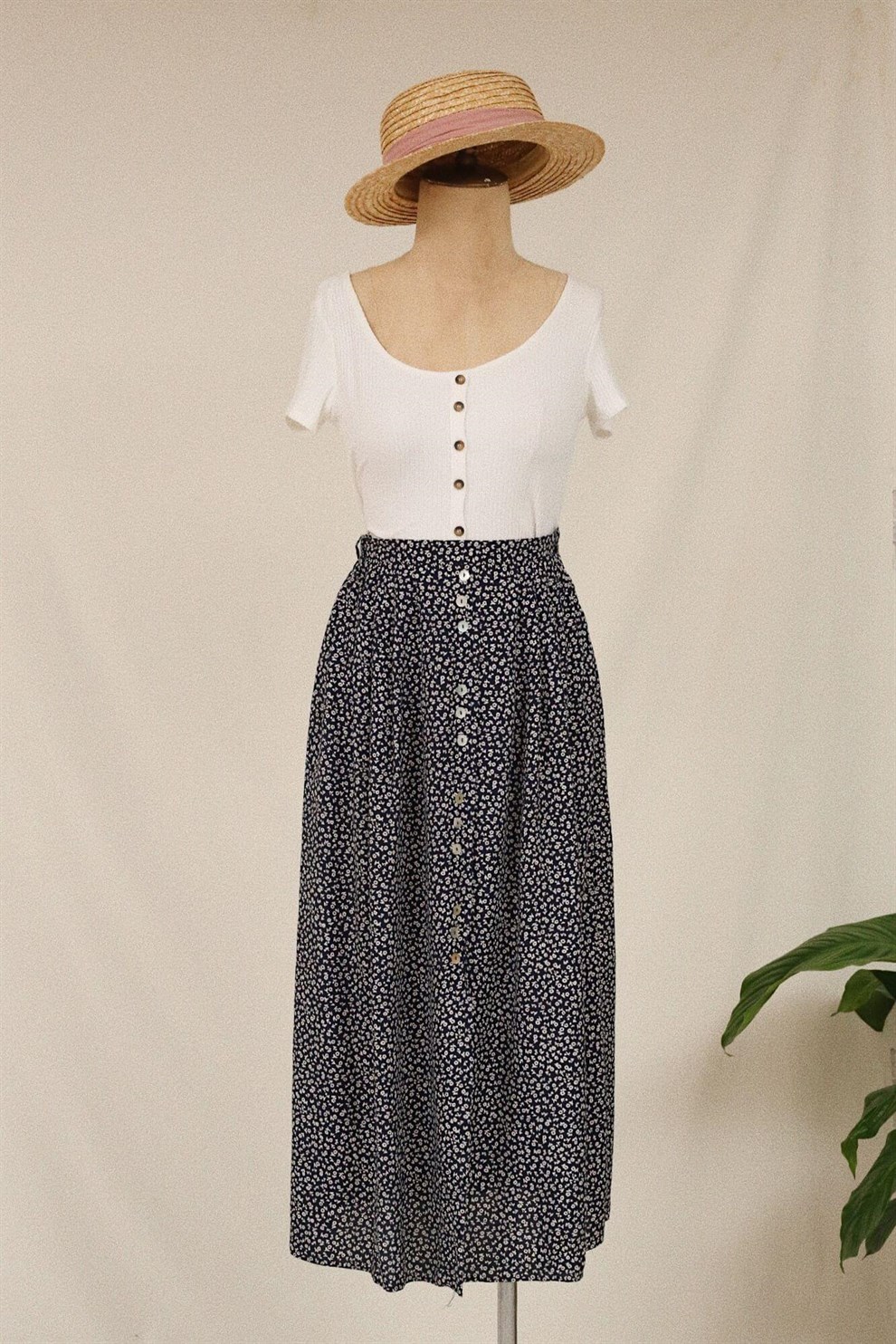 Önü Düğmeli Etek