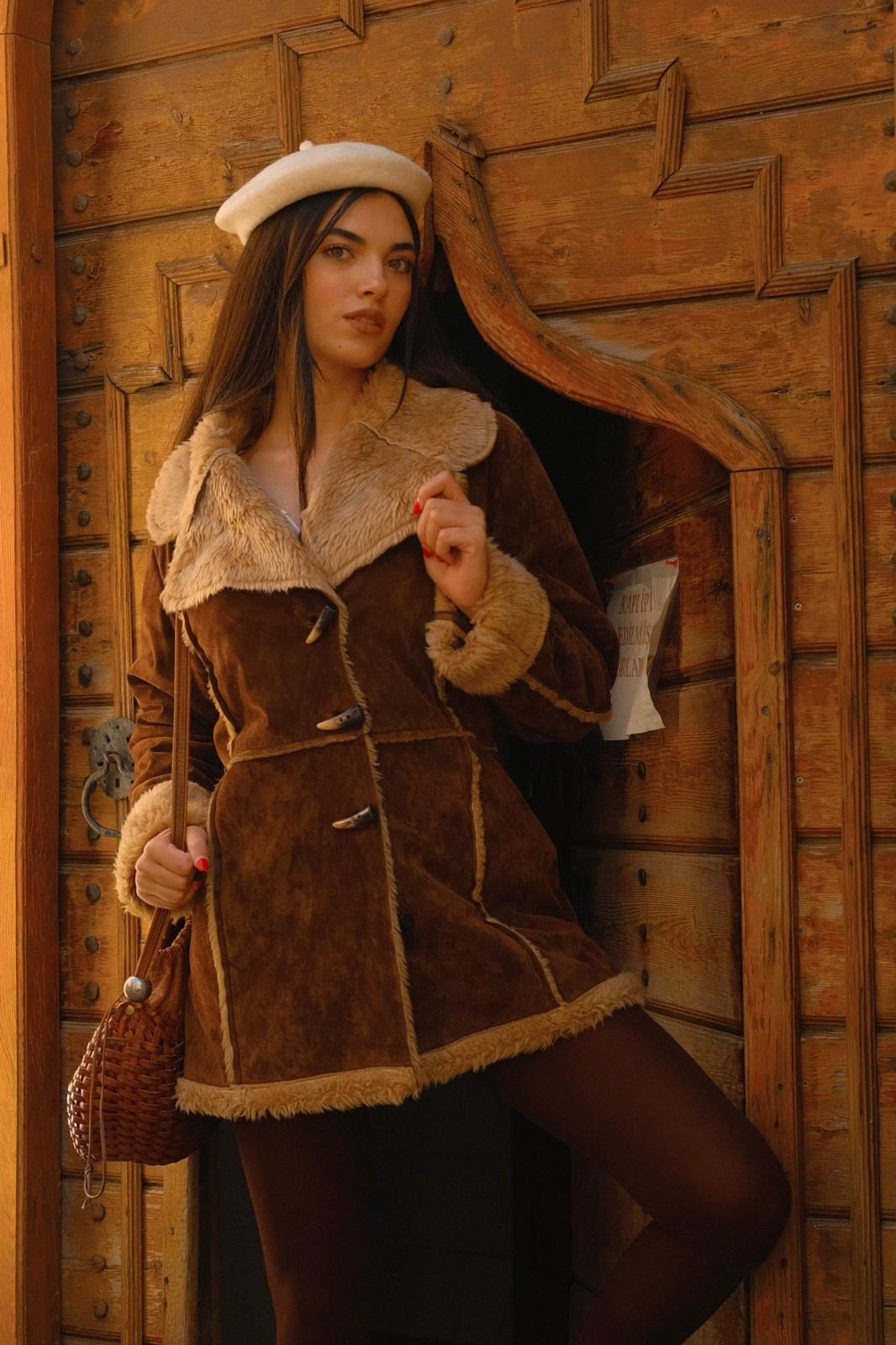 Taba Peluş Detaylı Mont