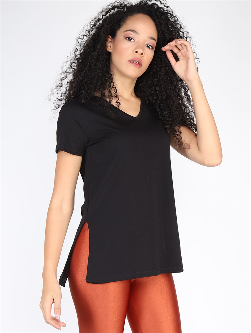 BTS V Yaka Basic Tshirt 3000 SIYAHBTS V Yaka Basic Tshirt 3000 SIYAH