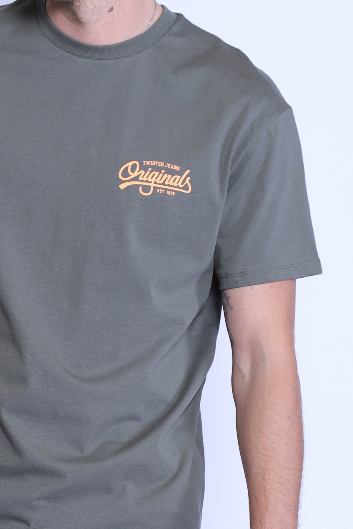 Erkek Relaxed  Bisiklet Yaka Tshirt Ets 2154 A.HAKİ-TURUNCUErkek Relaxed  Bisiklet Yaka Tshirt Ets 2154 A.HAKİ-TURUNCU