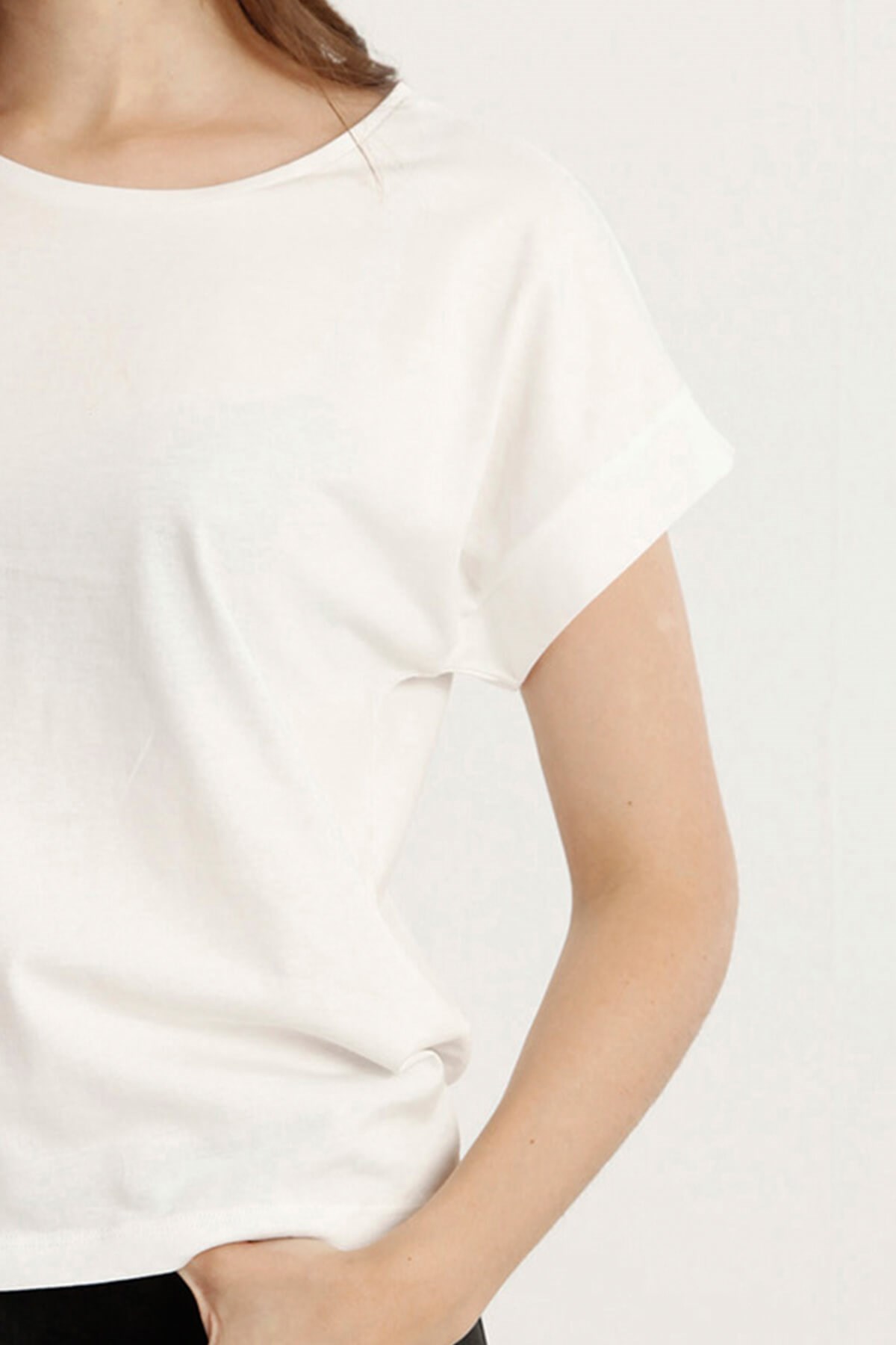 Kadın Bisiklet Yaka Tshirt Bts 1006 EKRUKadın Bisiklet Yaka Tshirt Bts 1006 EKRU