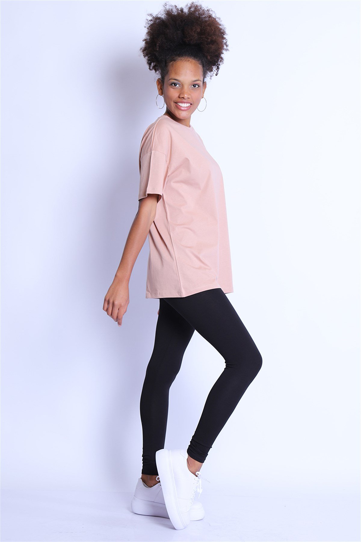 Kadın Oversize  Bisiklet Yaka Tshirt Bts 1008 BisküviKadın Oversize  Bisiklet Yaka Tshirt Bts 1008 Bisküvi