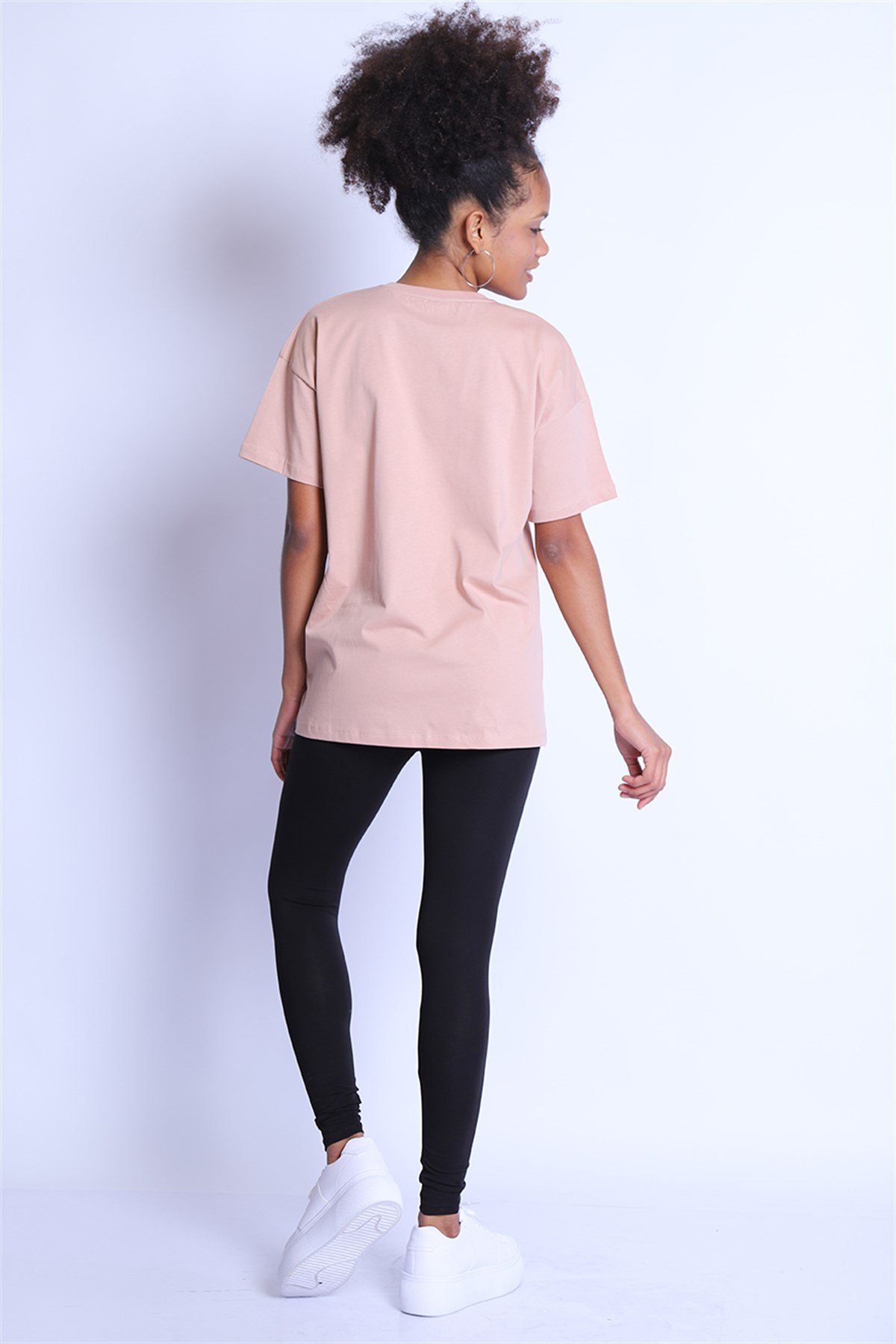 Kadın Oversize  Bisiklet Yaka Tshirt Bts 1008 BisküviKadın Oversize  Bisiklet Yaka Tshirt Bts 1008 Bisküvi