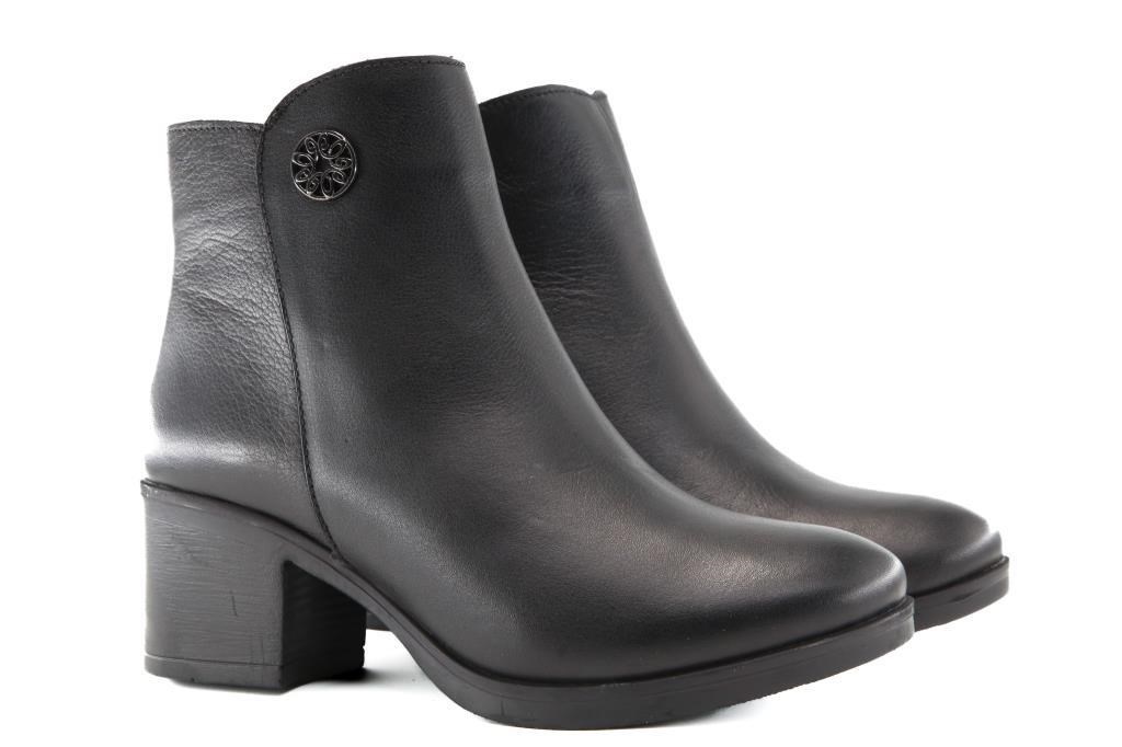 CASTLE BLACK 92160 Saf Deri Siyah Kadın Bot
