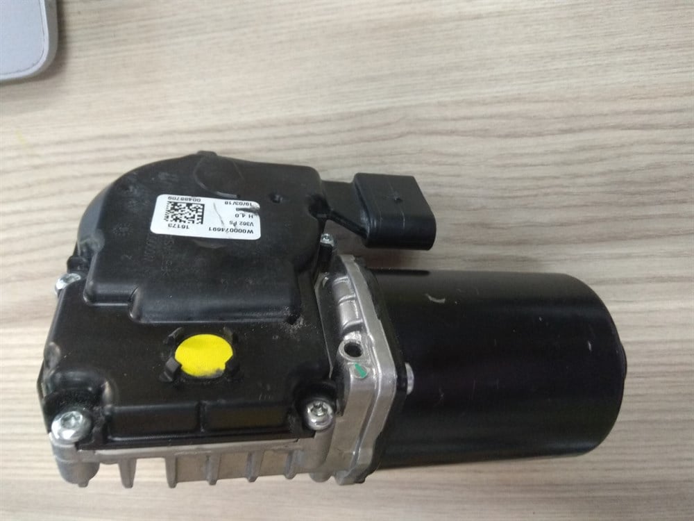 CUSTOM SİLECEK MOTORU ÖN SAĞ