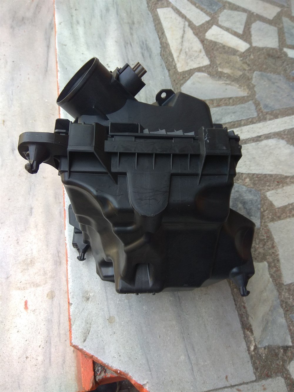 FOCUS 4 HAVA FİLTRE KUTUSU 1.5 BENZİNLİ