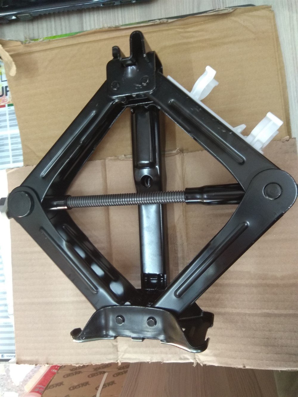 FOCUS ARAÇ KALDIRMA KRİKOSU