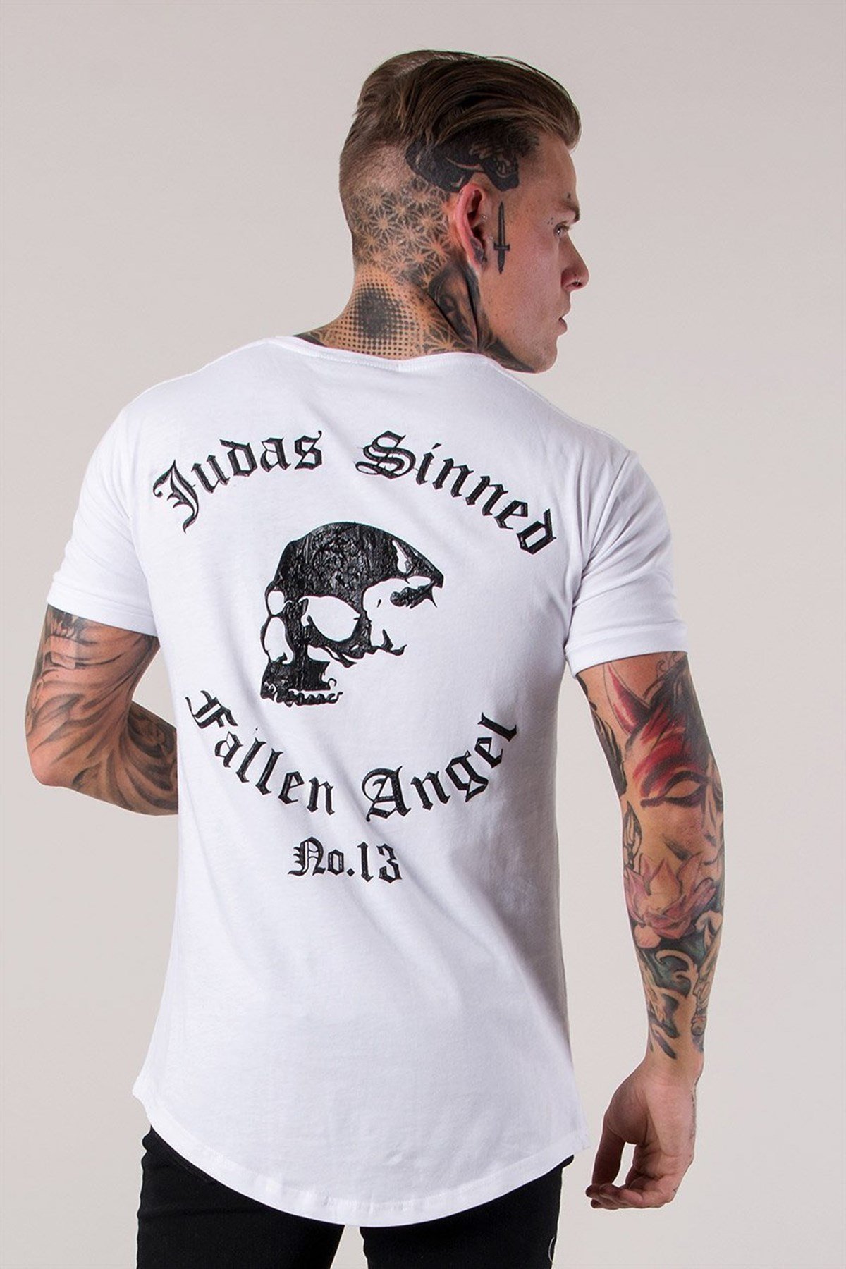 Arkası Kurukafa Baskılı  T Shirt Beyaz