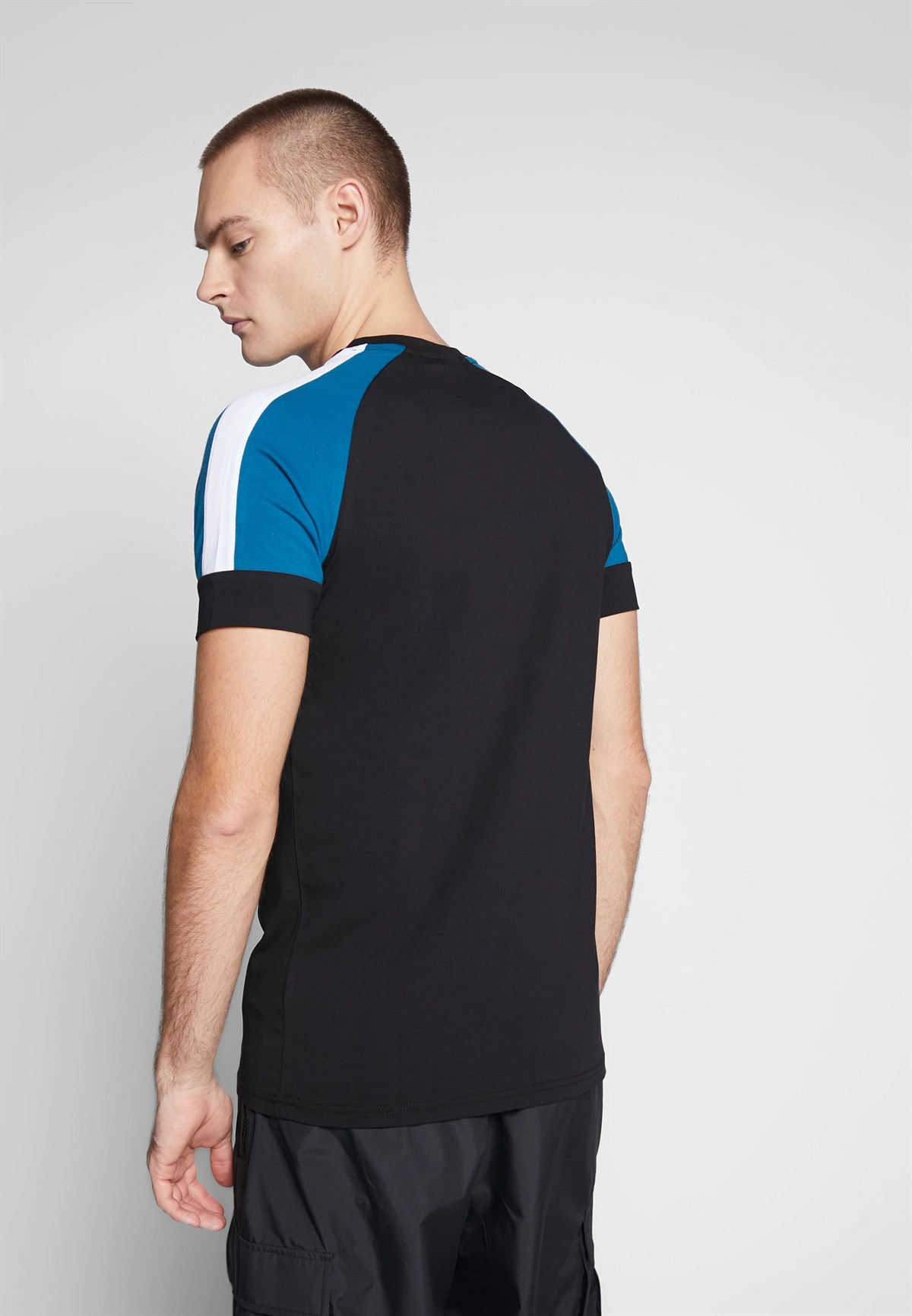Kolu Bantlı Raglan BAsic T Shirt Siyah-Mavi