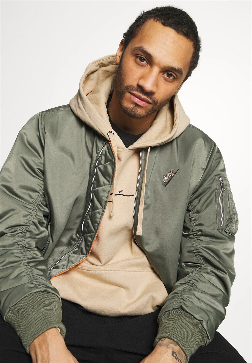 Önü Küçük Logolu Oversize Kapşonlu Sweat-Bej