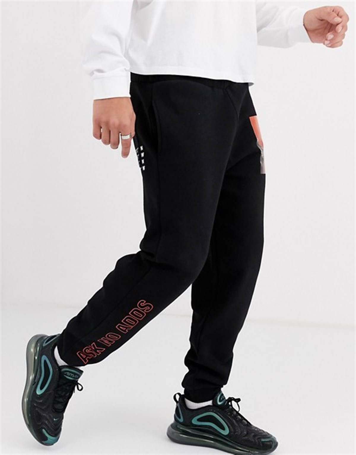 Önü Plastik BaskılıJogger Siyah
