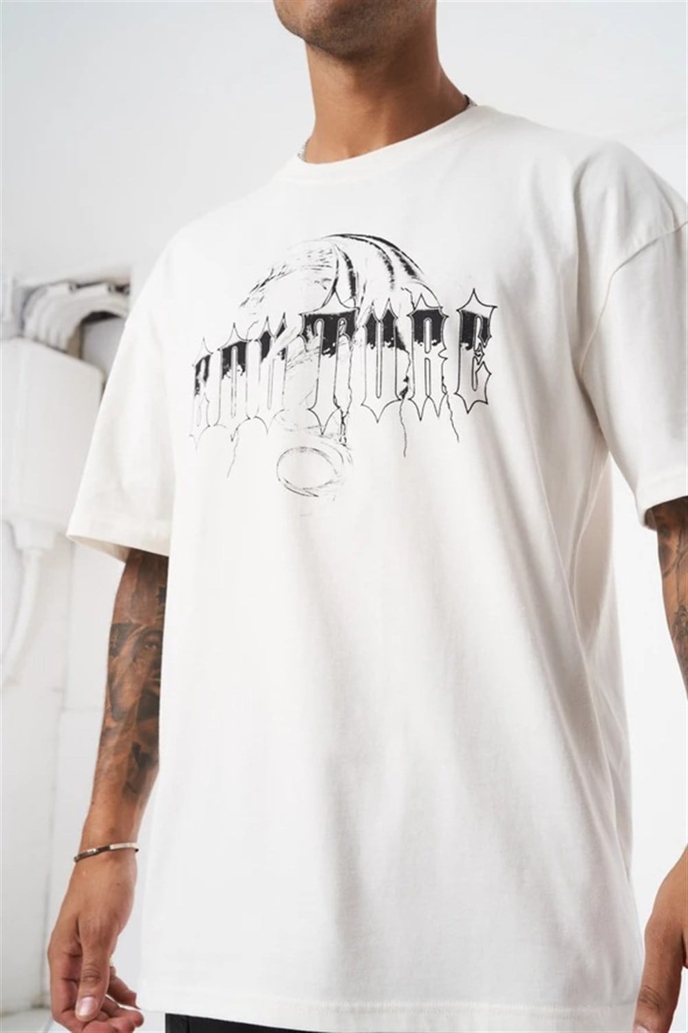 Oversize Gotik Baskılı T shirt Kirli Beyaz