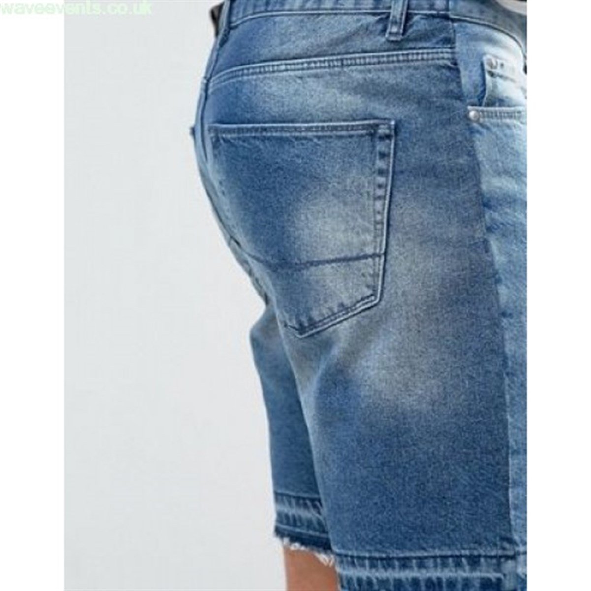 Paçası Açık Taşlamalı Jean Şort Mavi