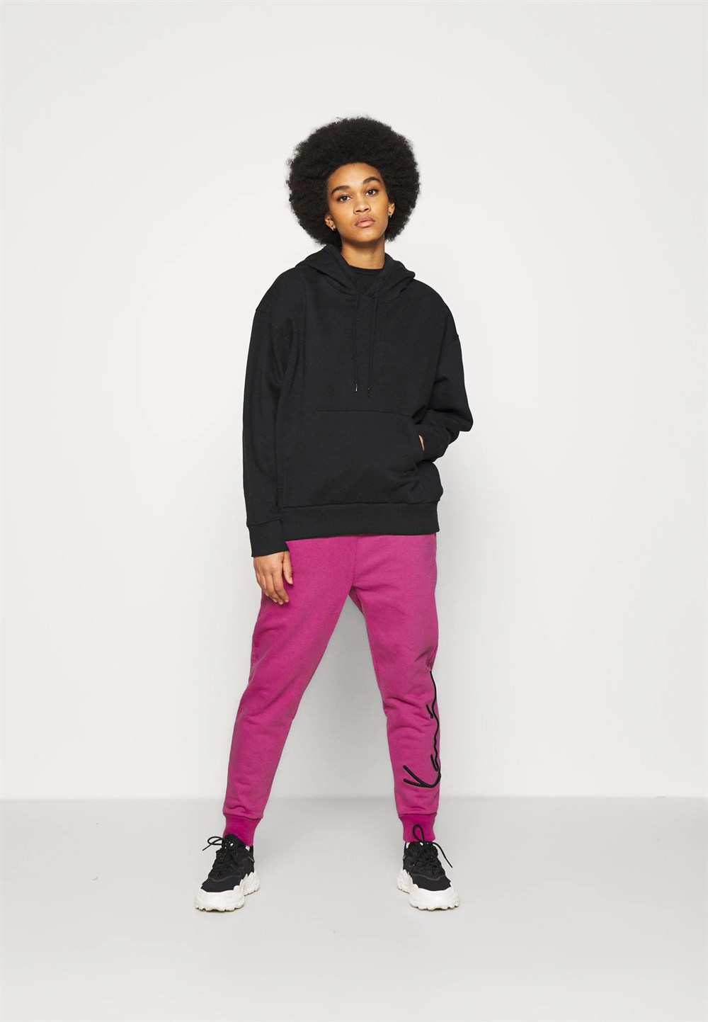 Paçası İmza Nakışlı Rahat EşofmanAltı Jogger Fuşya