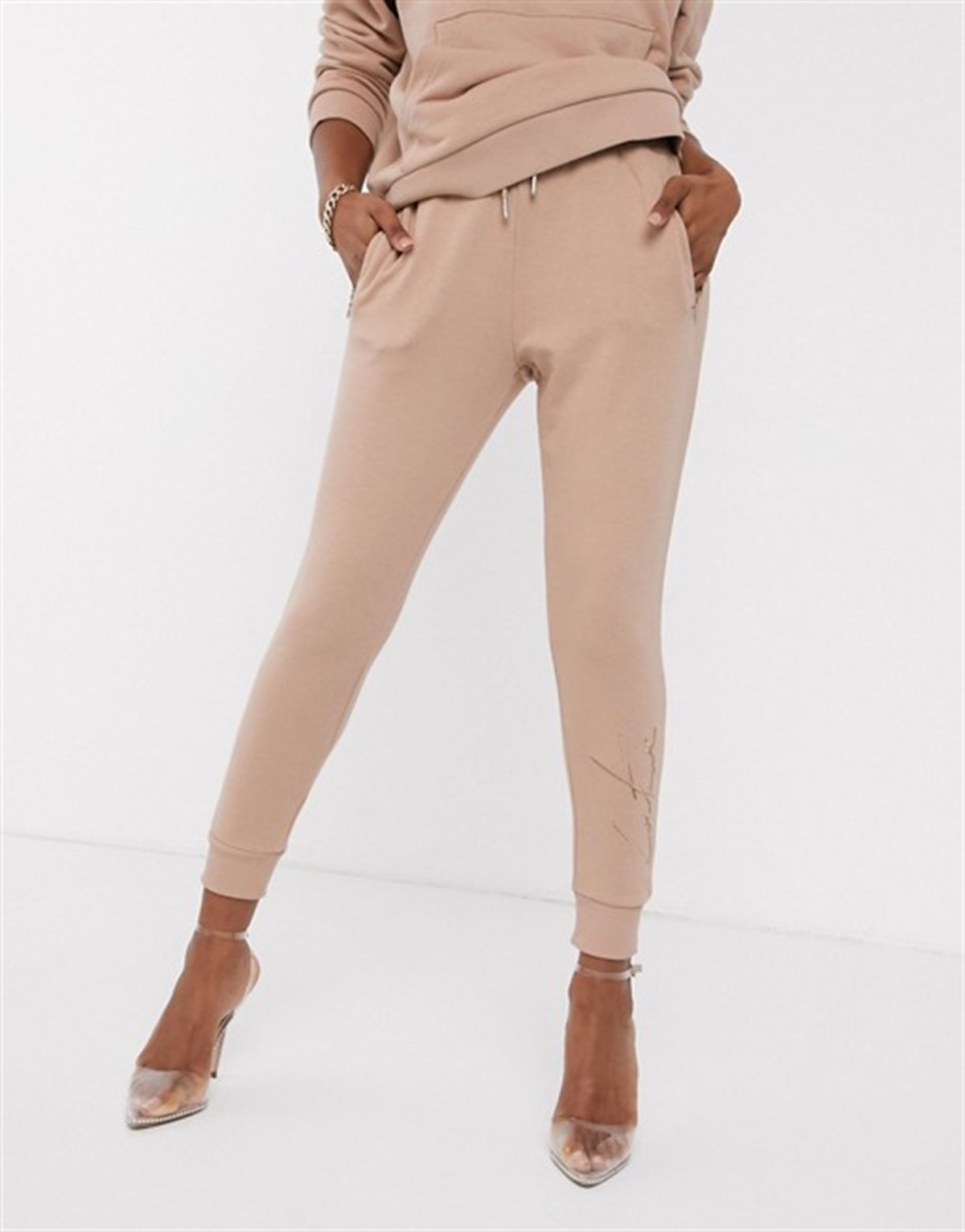 Paçası Nakışlı Soft Jogger Yavruagzı