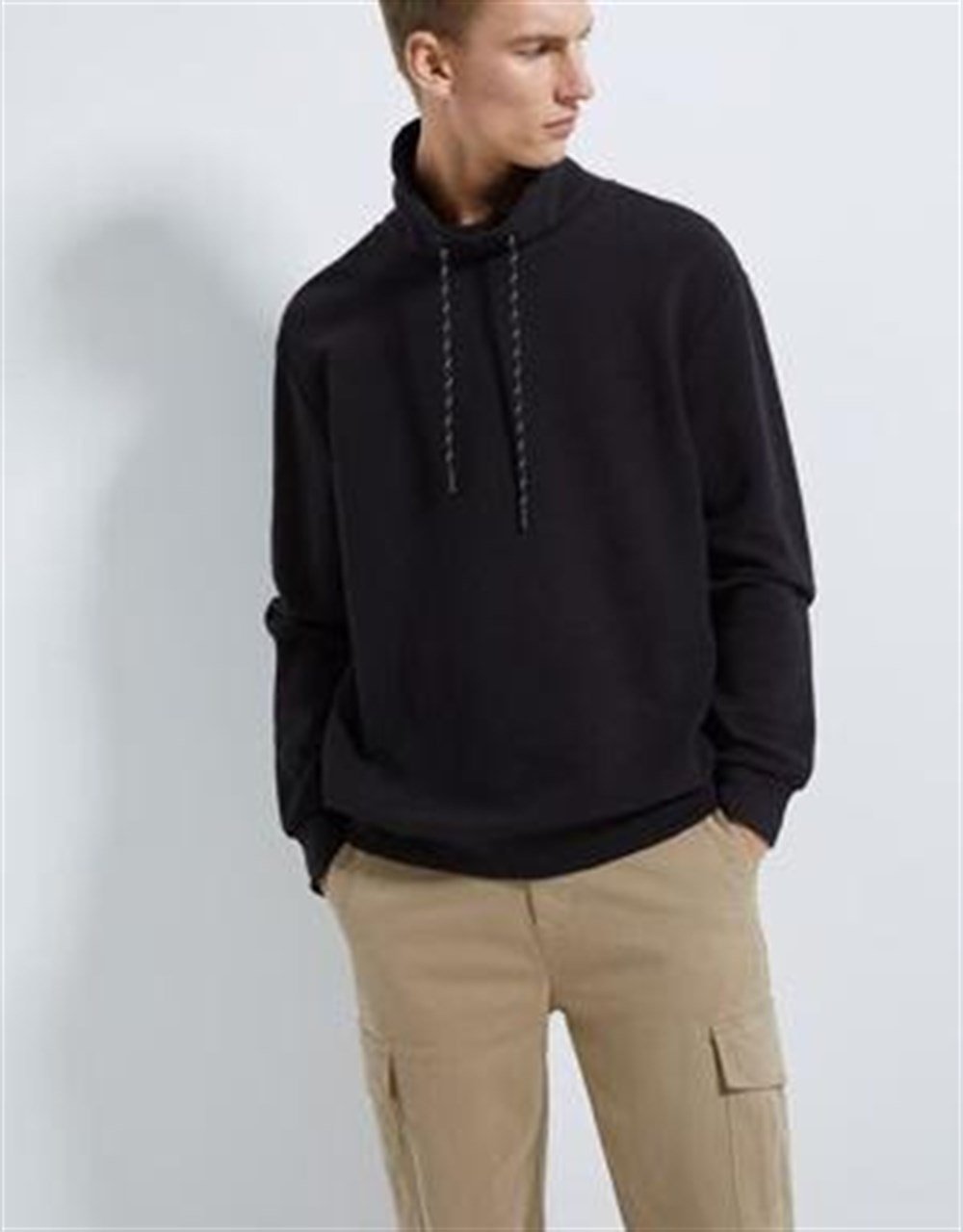 ZR Oversize Çizgili Boğazlı  Sweat-Siyah