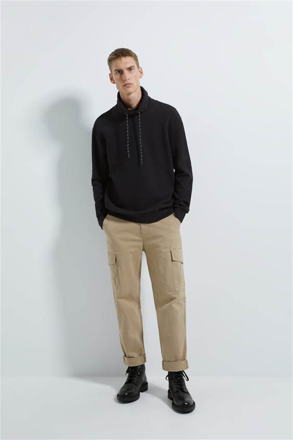 ZR Oversize Çizgili Boğazlı  Sweat-Siyah