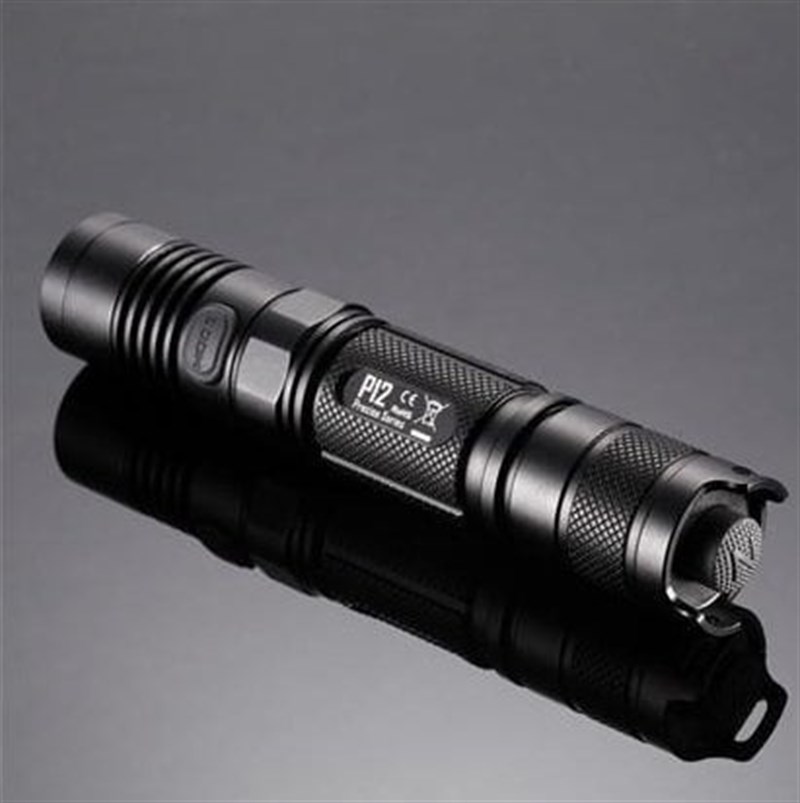 NITECORE P12 950 LUMEN EL FENERI(1X18650)