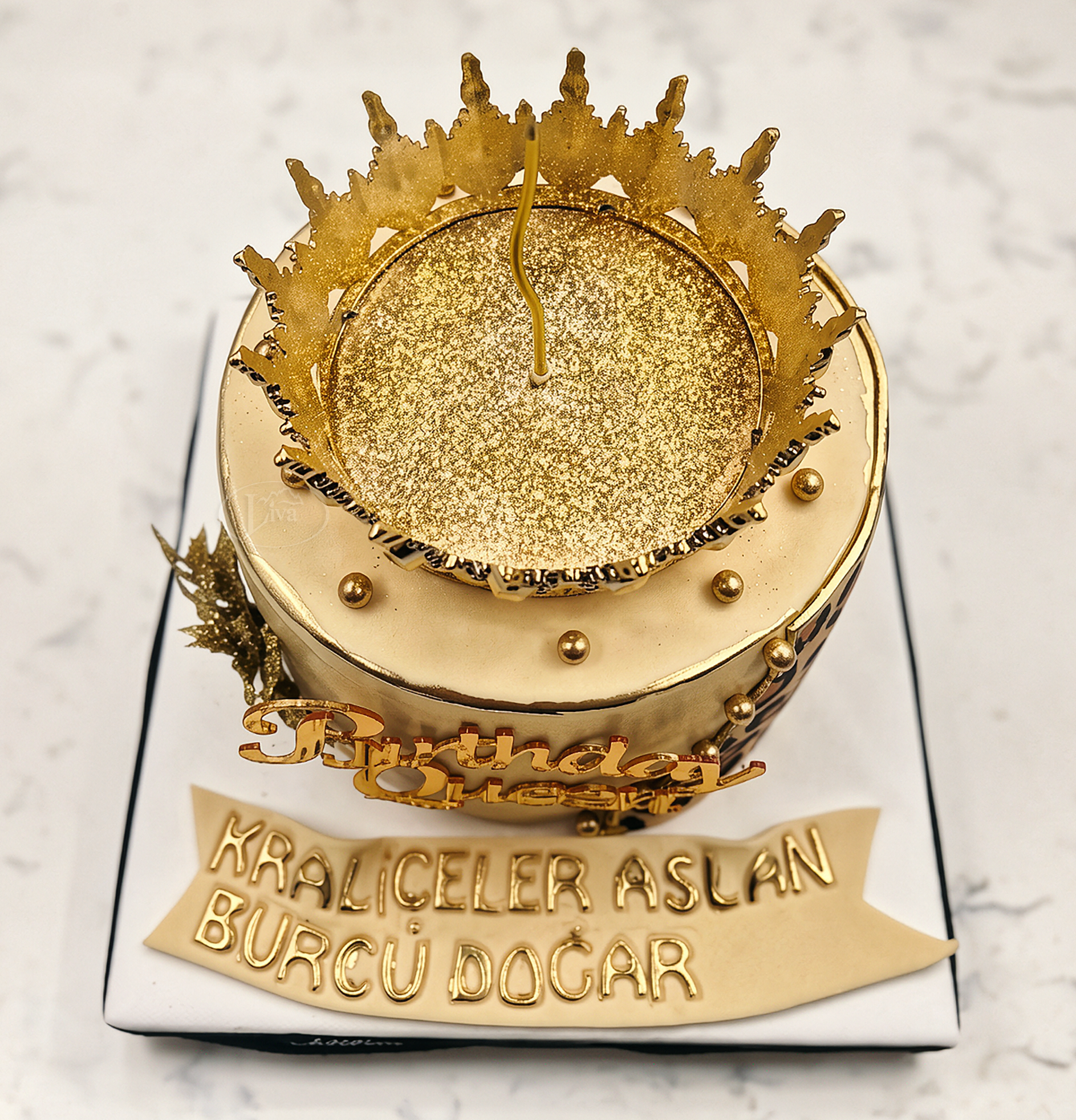Altın Taçlı Leopar Özel Pasta