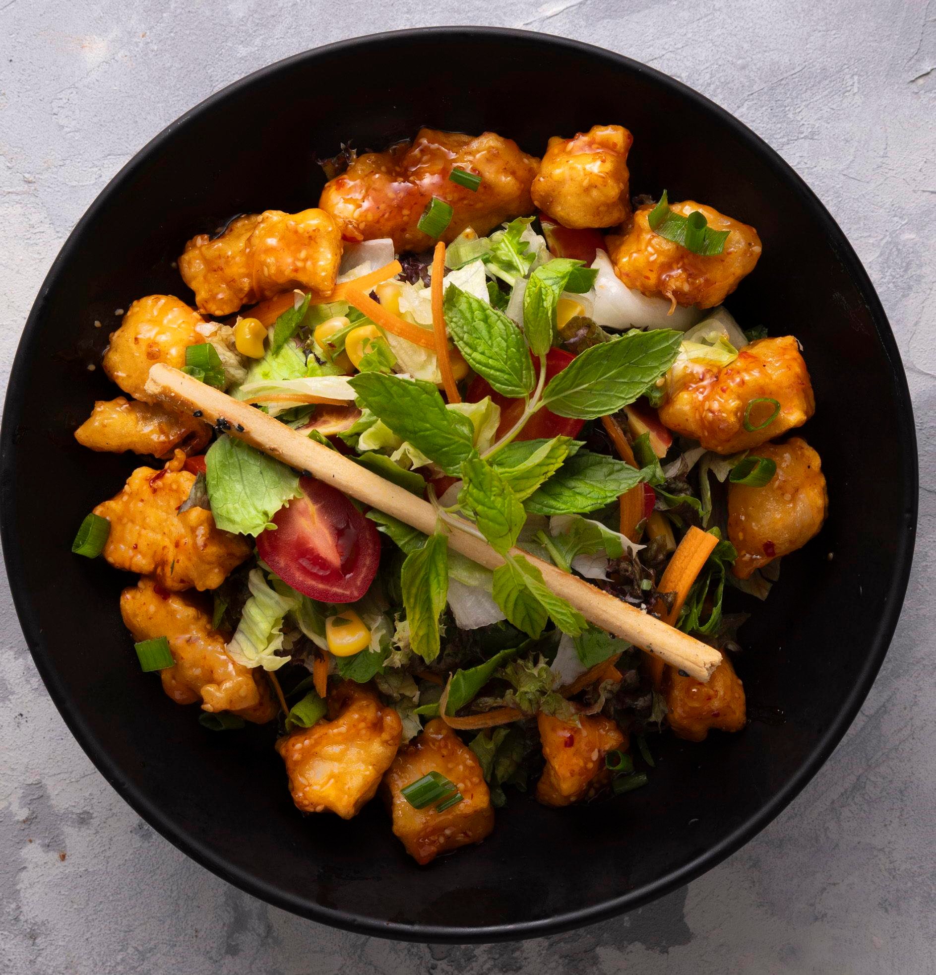 Asya Usulü Acılı Tavuk Salata