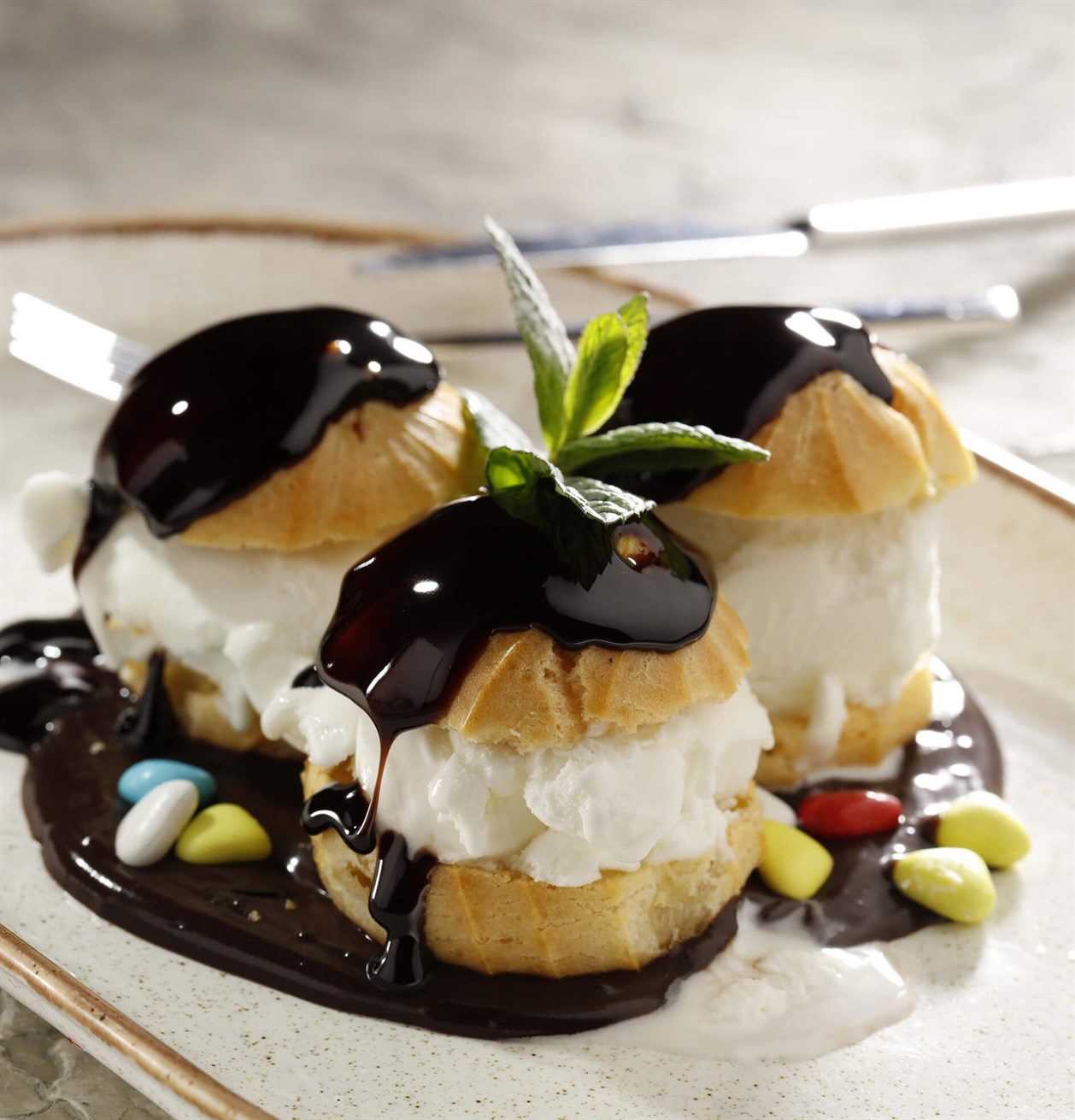 Dondurmalı Profiterol