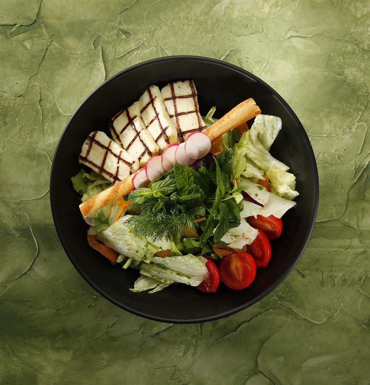 Hellim Peynirli Salata