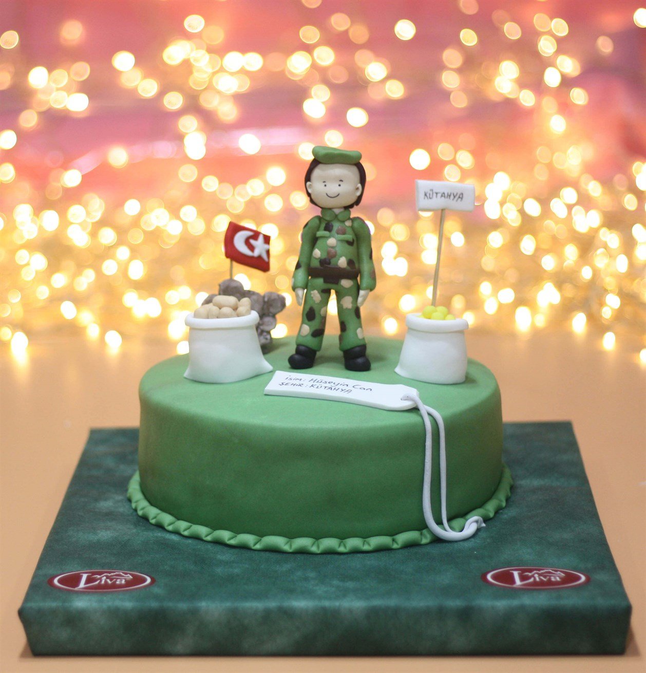 Liva Bedelli Asker Özel Pasta